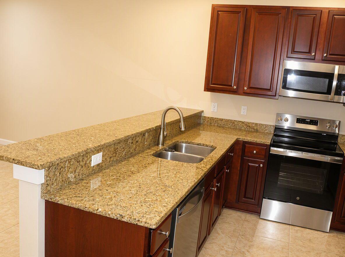 WALTON OAKS - Residential