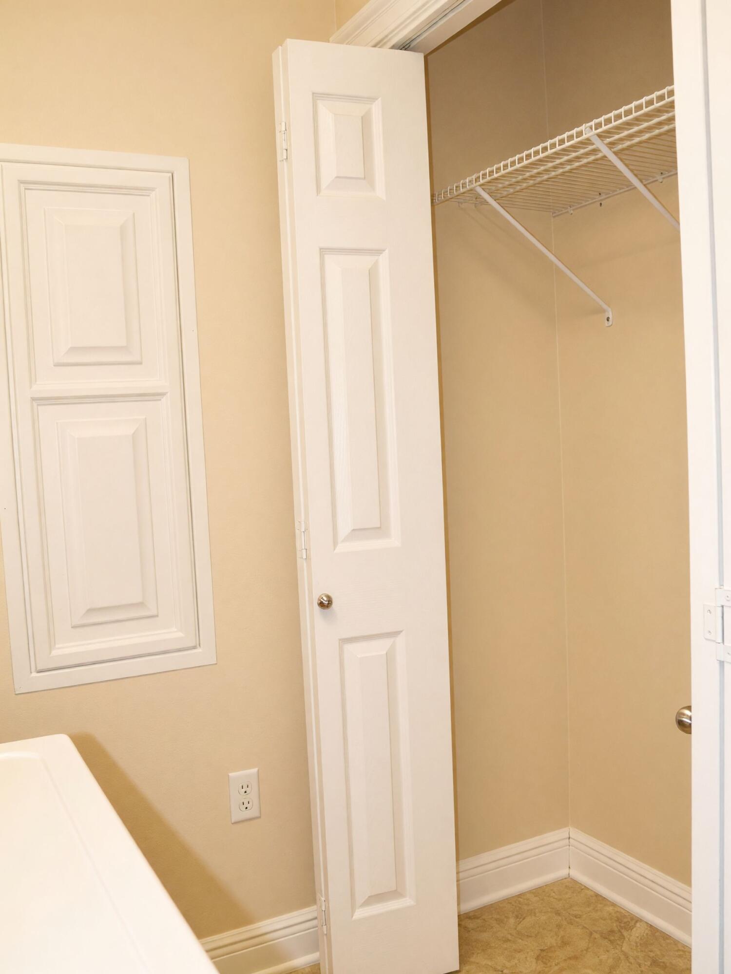 WALTON OAKS - Residential