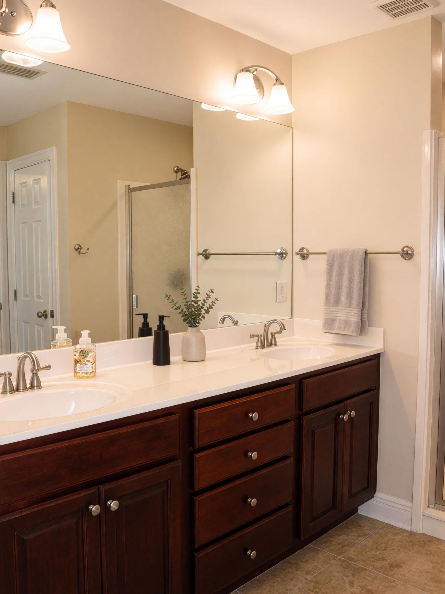 WALTON OAKS - Residential