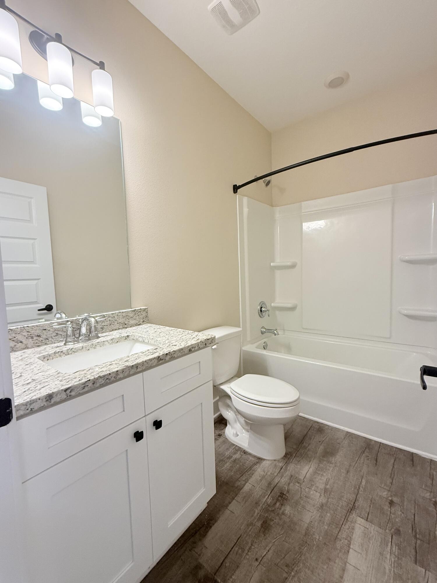 LT 9 BLK 636 - Residential Lease