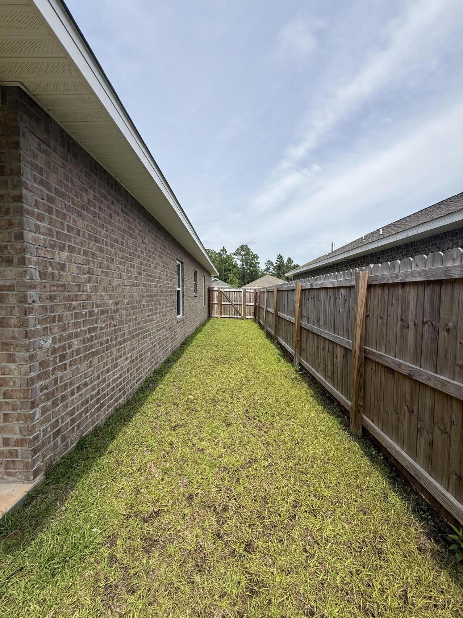 LT 9 BLK 636 - Residential Lease