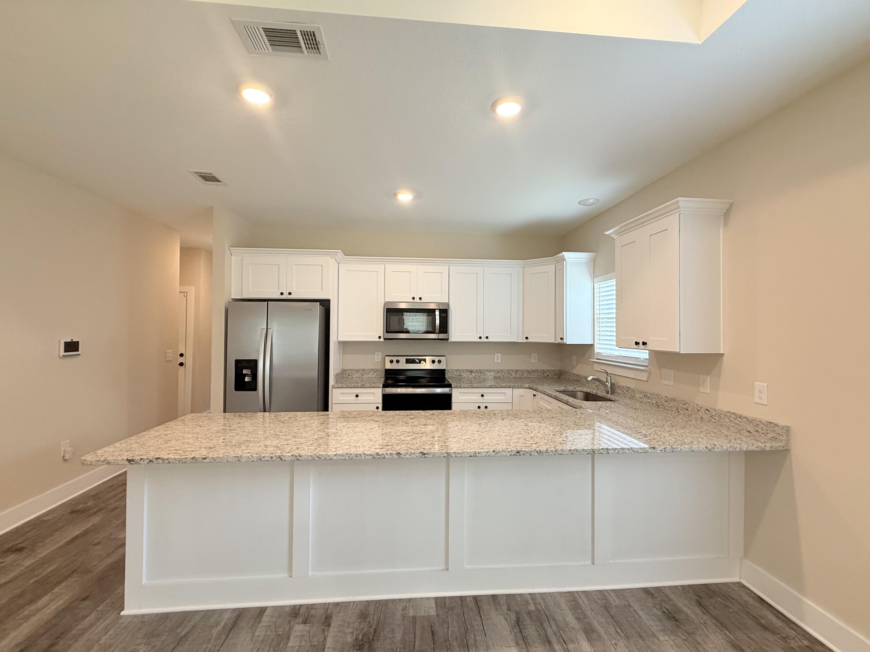 LT 9 BLK 636 - Residential Lease