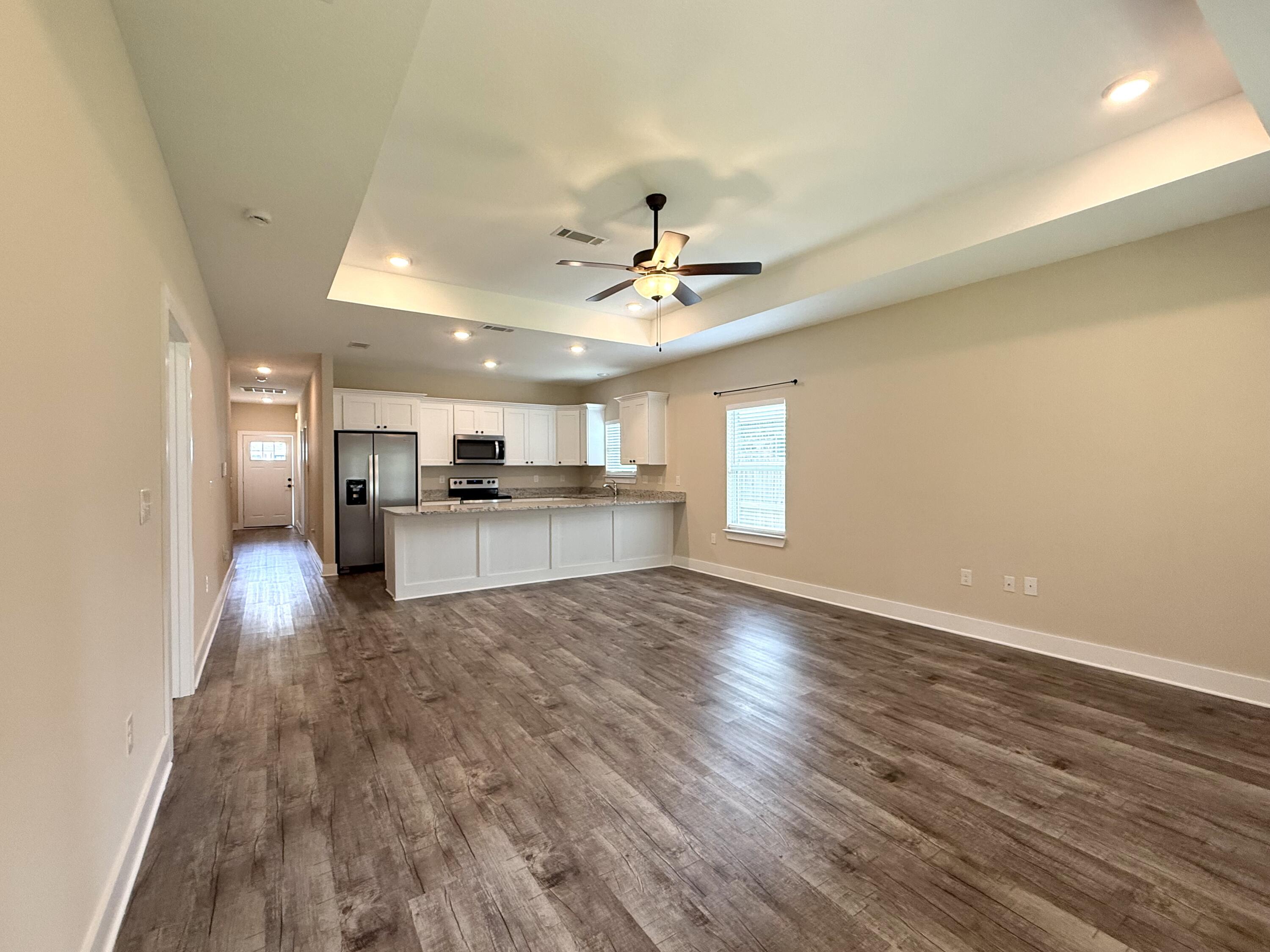 LT 9 BLK 636 - Residential Lease
