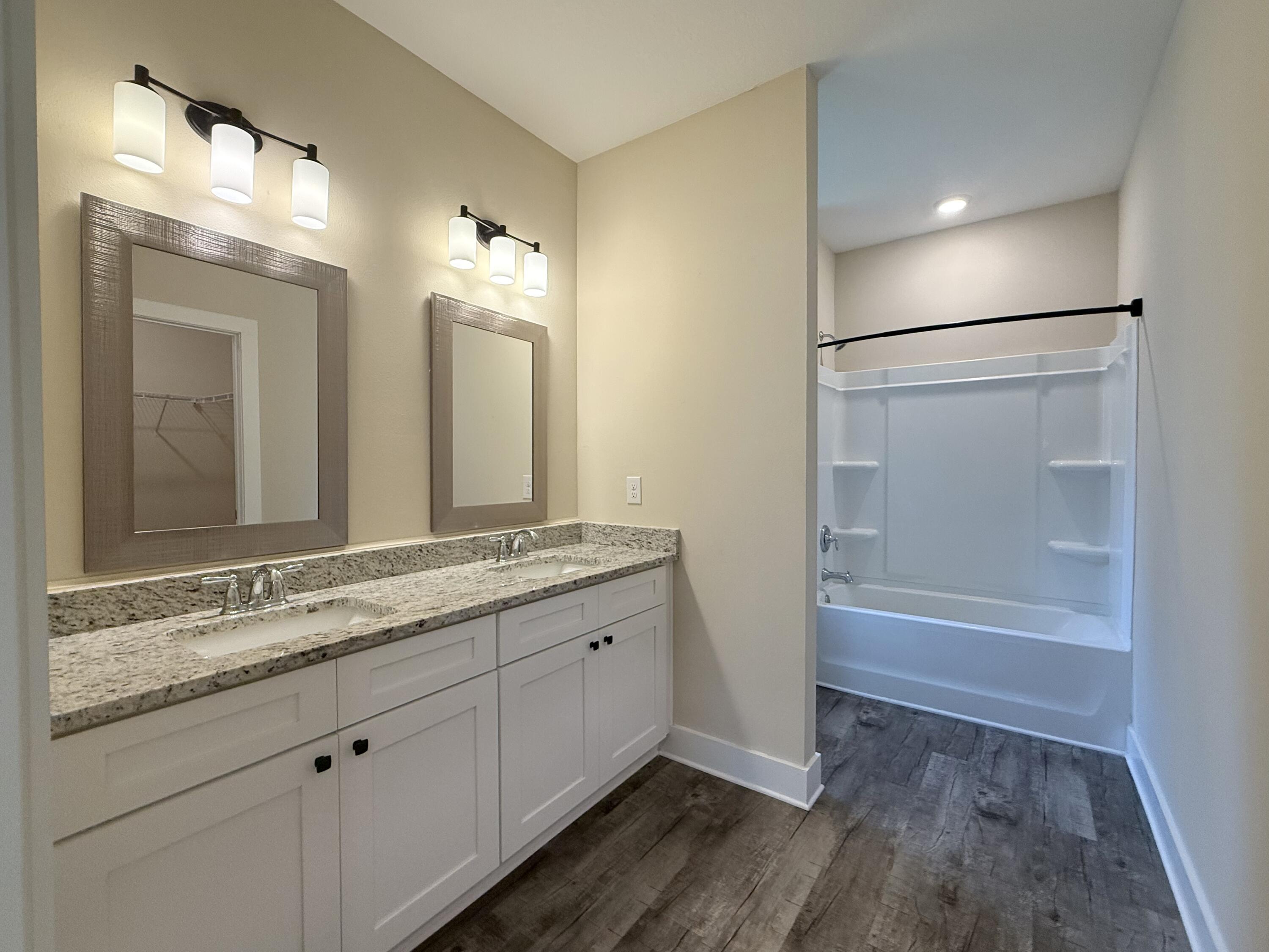 LT 9 BLK 636 - Residential Lease