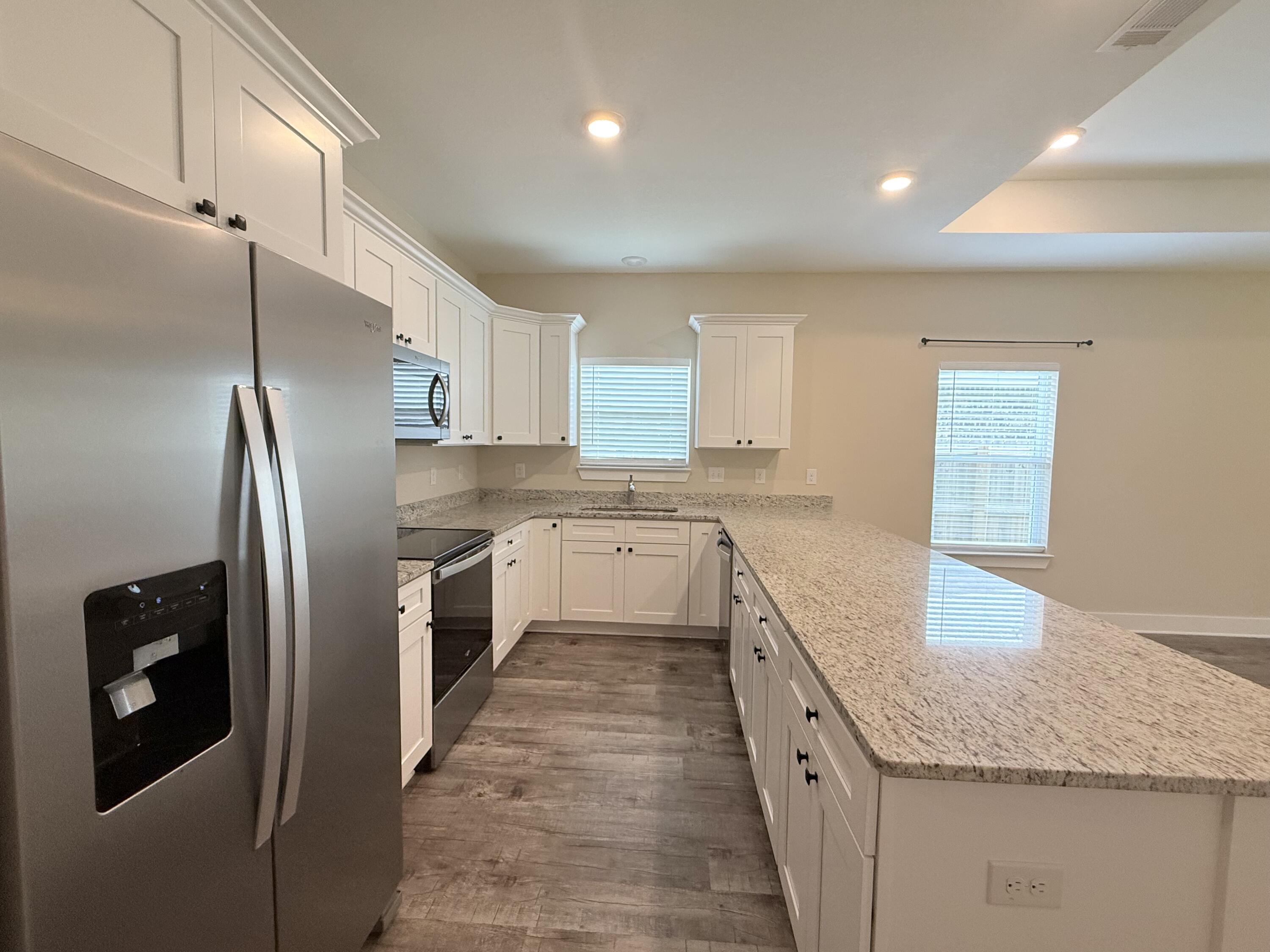 LT 9 BLK 636 - Residential Lease