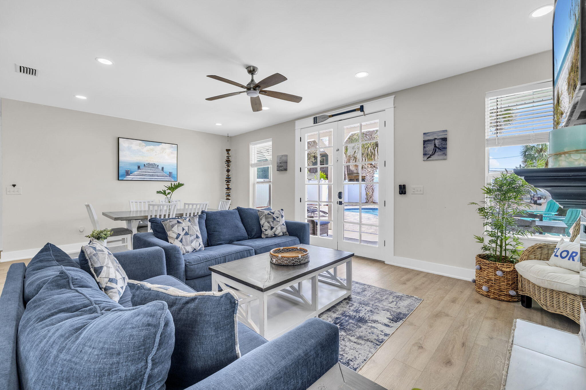 LAGUNA BEACH - Residential