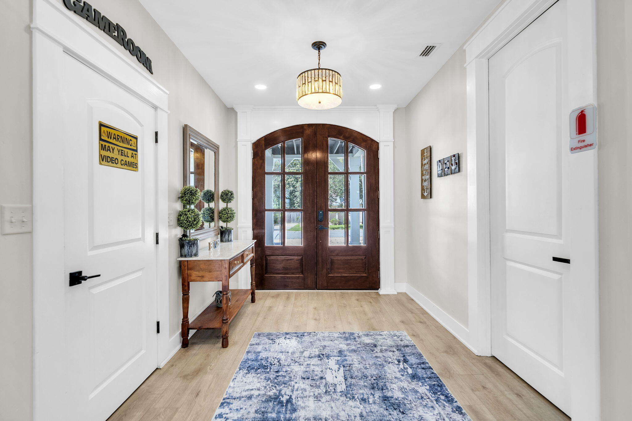 LAGUNA BEACH - Residential