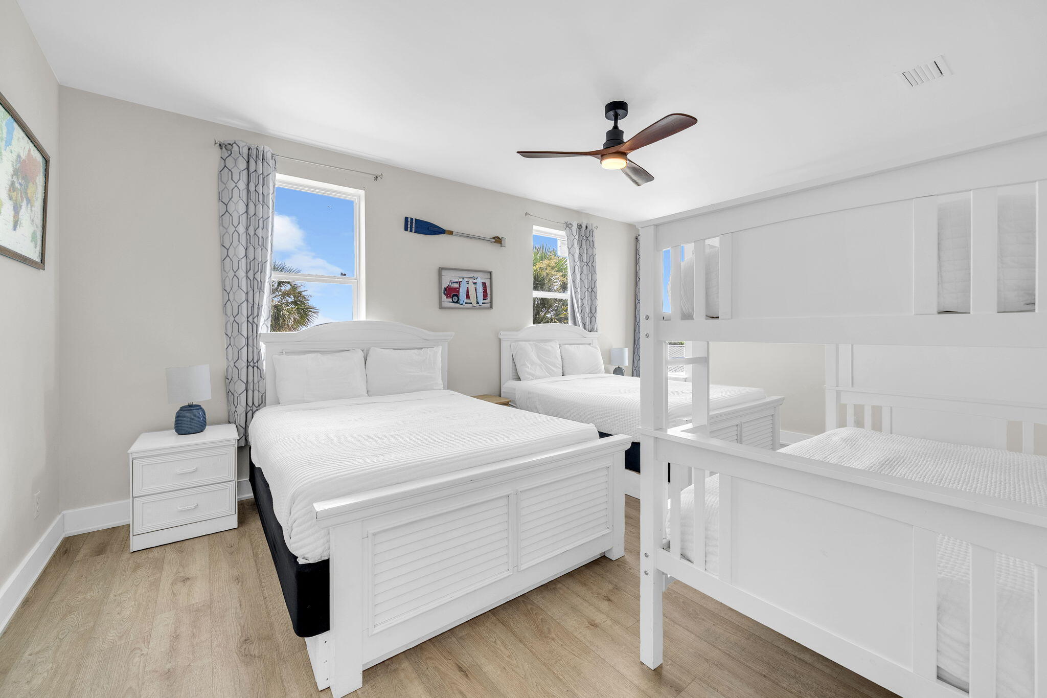 LAGUNA BEACH - Residential