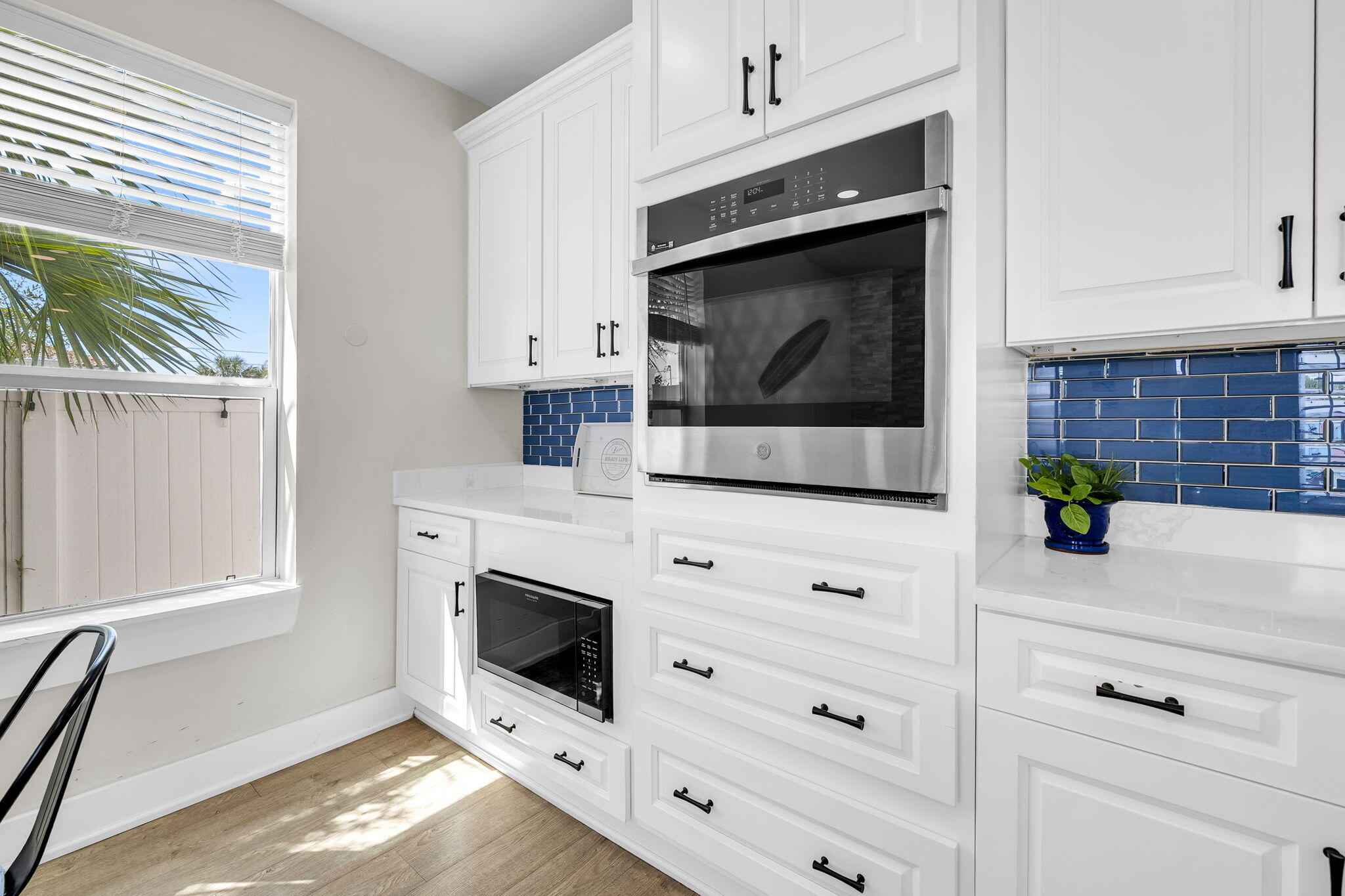 LAGUNA BEACH - Residential