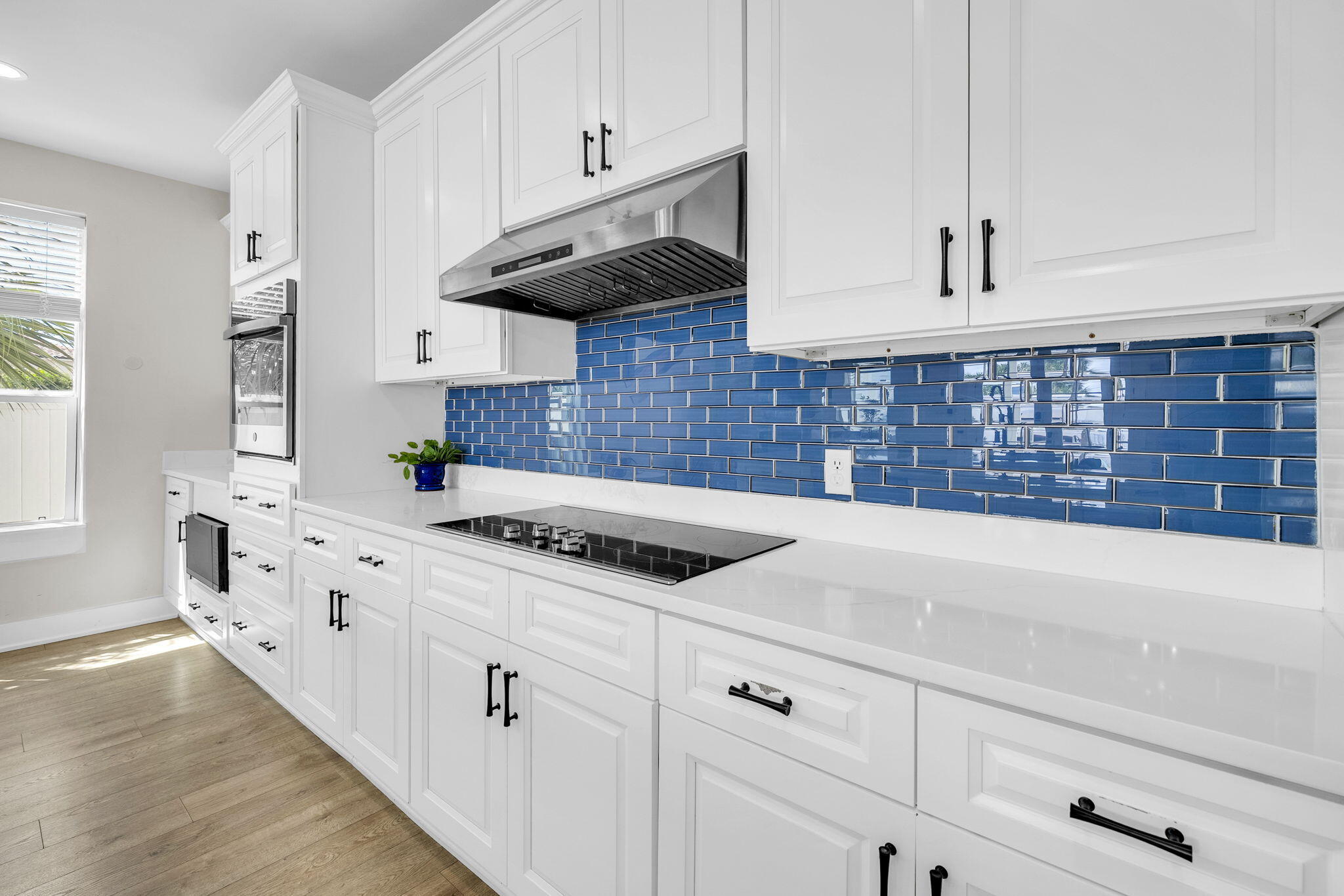 LAGUNA BEACH - Residential