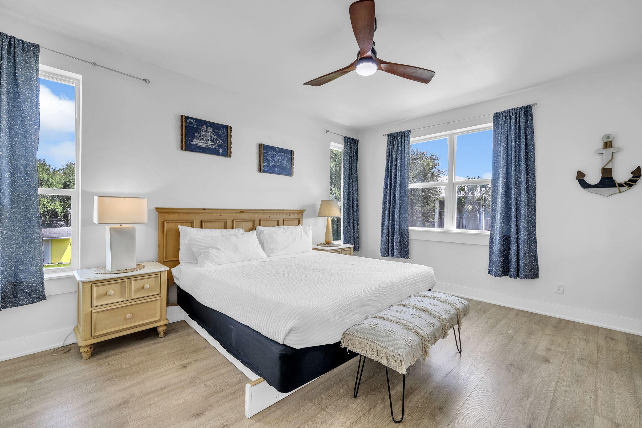 LAGUNA BEACH - Residential