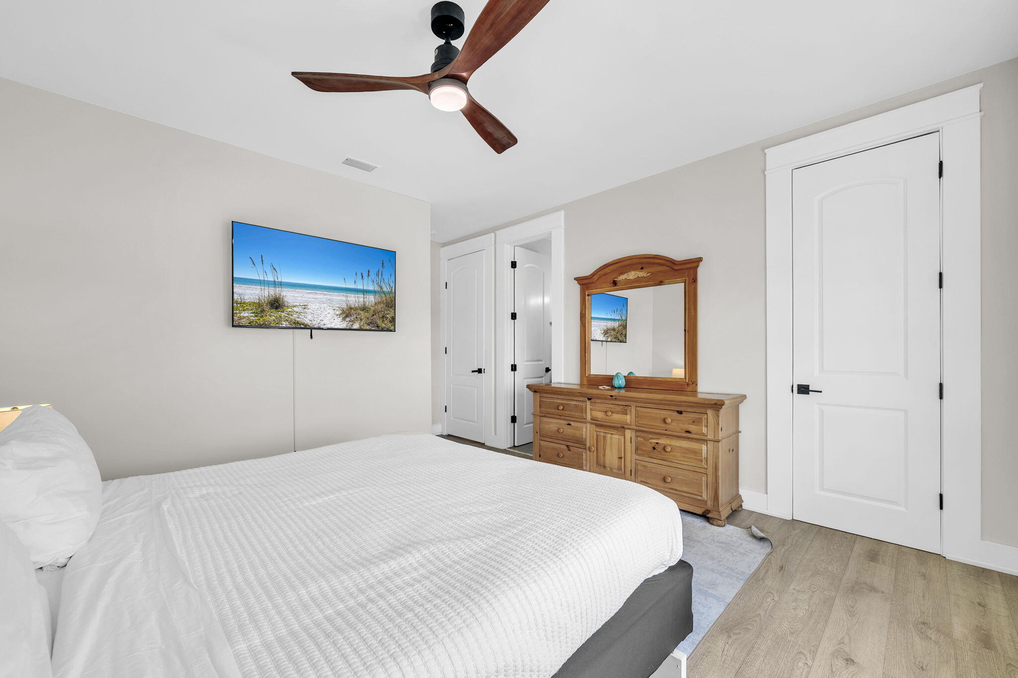 LAGUNA BEACH - Residential