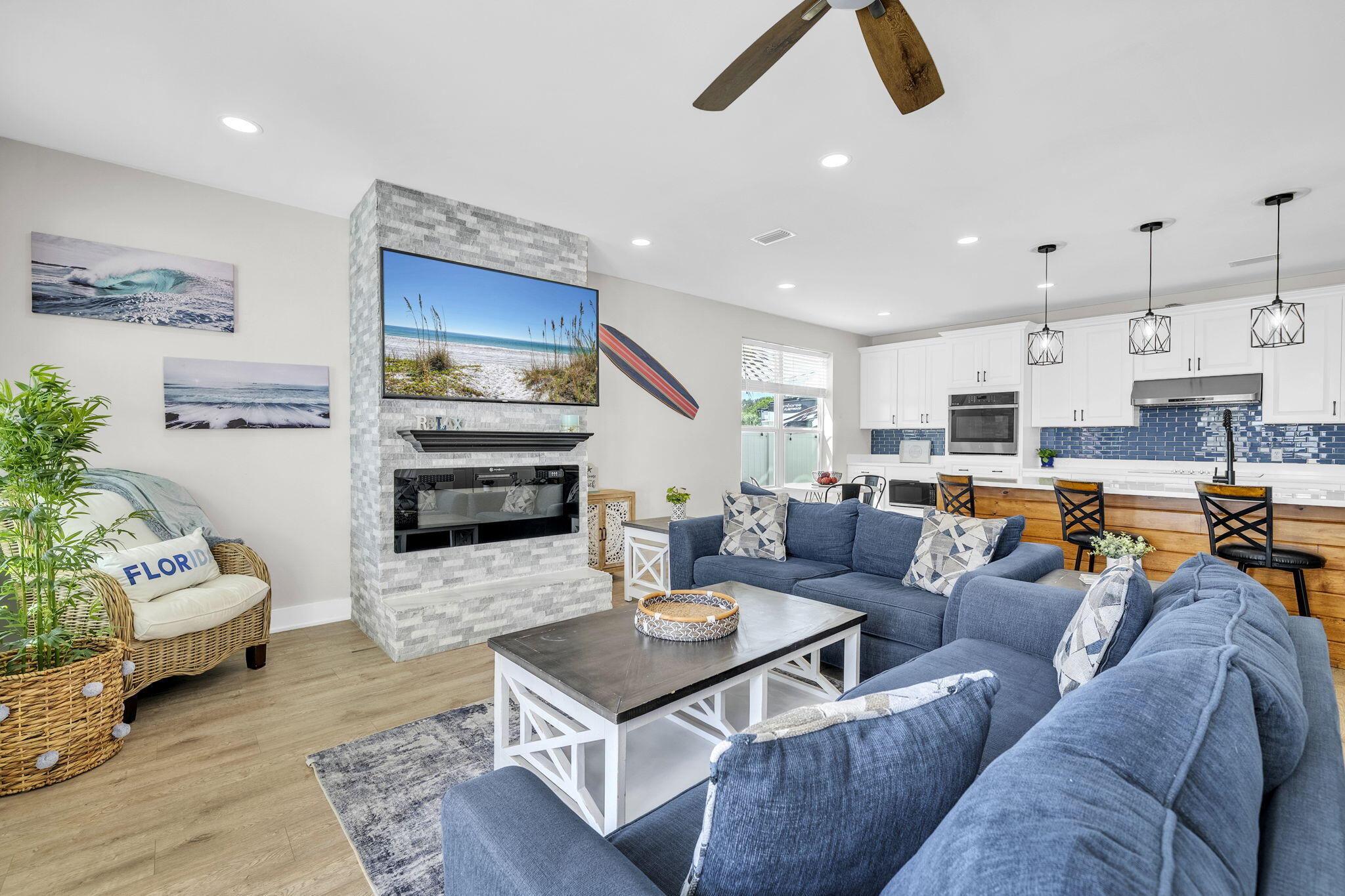 LAGUNA BEACH - Residential