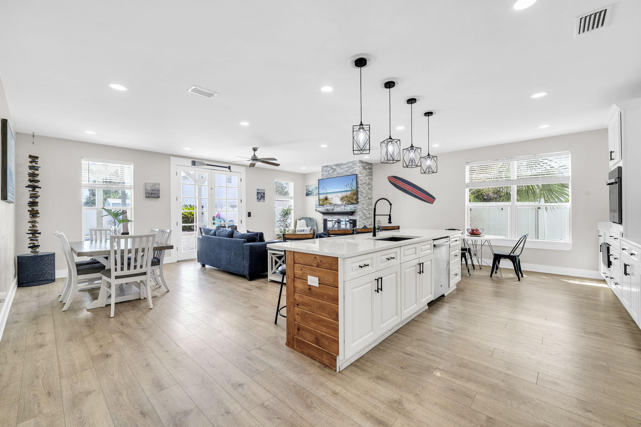 LAGUNA BEACH - Residential