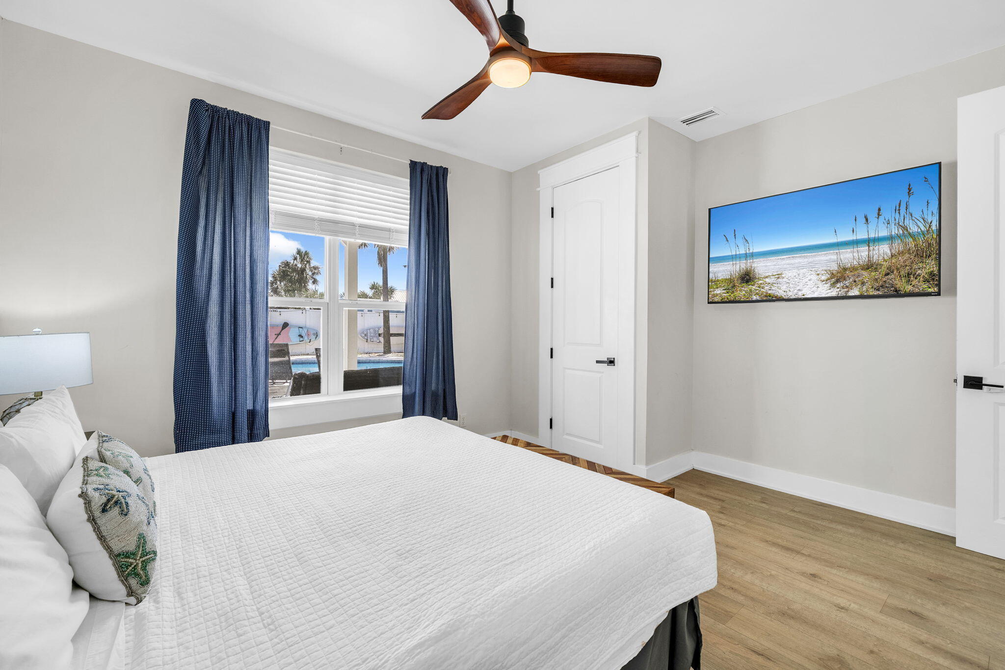 LAGUNA BEACH - Residential