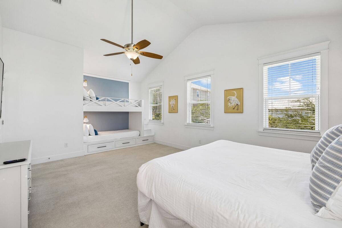 HIGHLAND PARKS - Residential Lease
