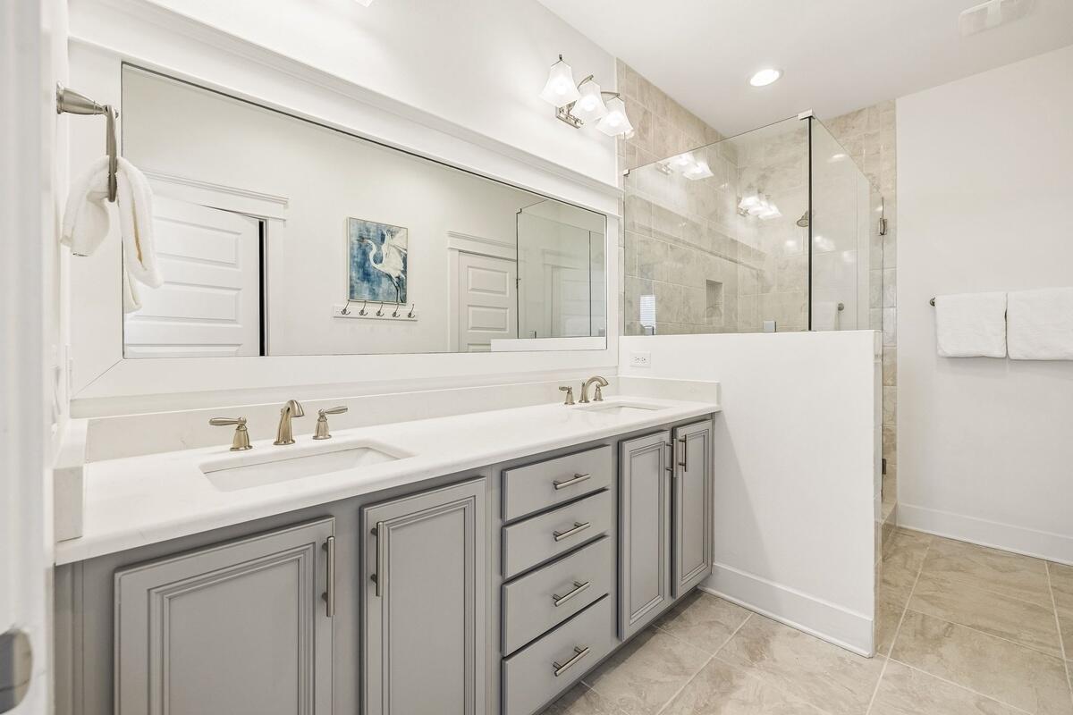 HIGHLAND PARKS - Residential Lease