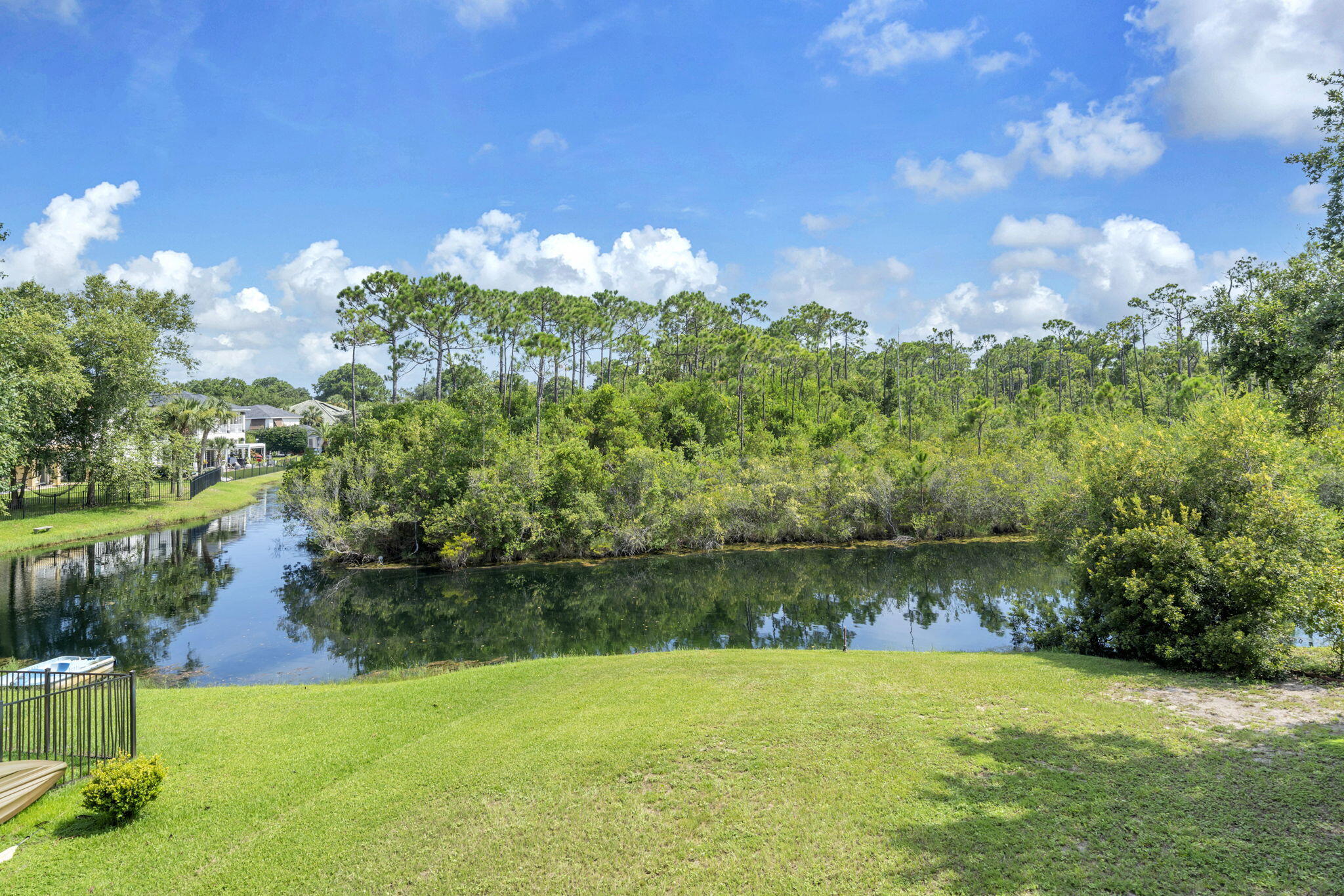 EMERALD LAKES PH 3 - Residential