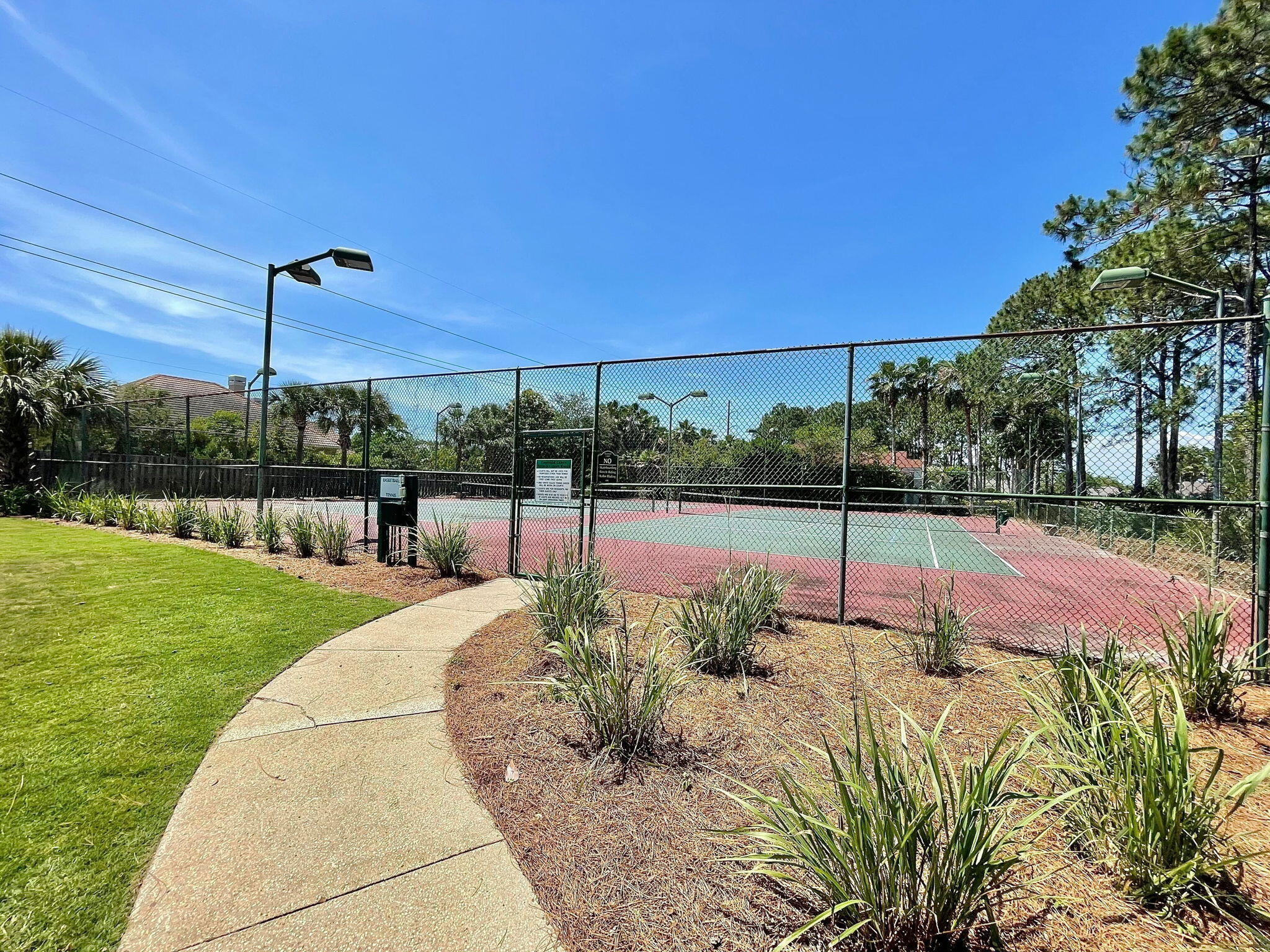 EMERALD LAKES PH 3 - Residential