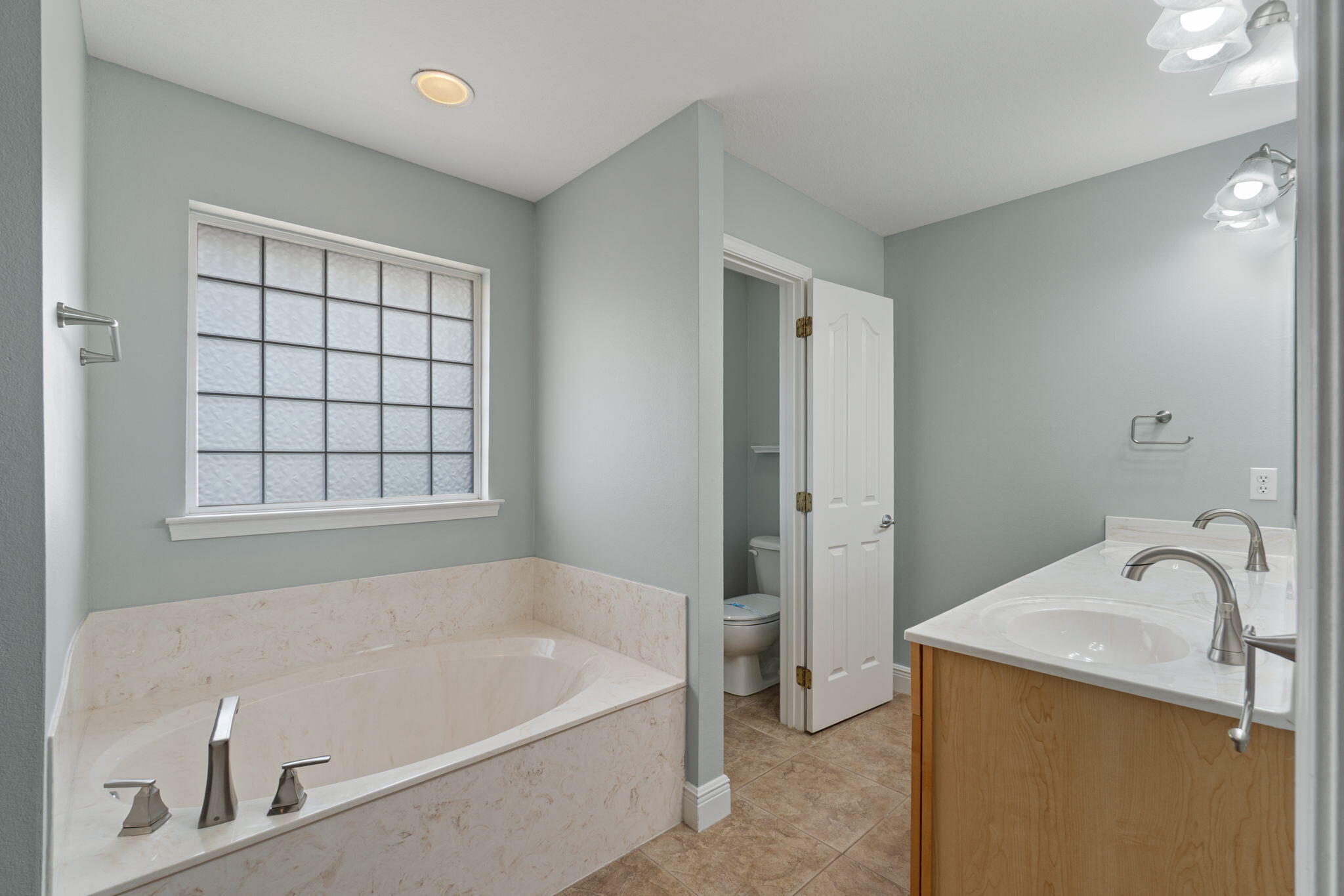CREEKS EDGE THE - Residential