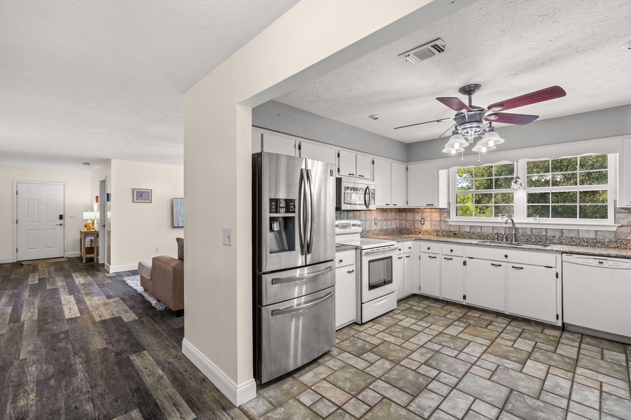 DIAMOND HEAD SEC OF LAKESIDE - Residential