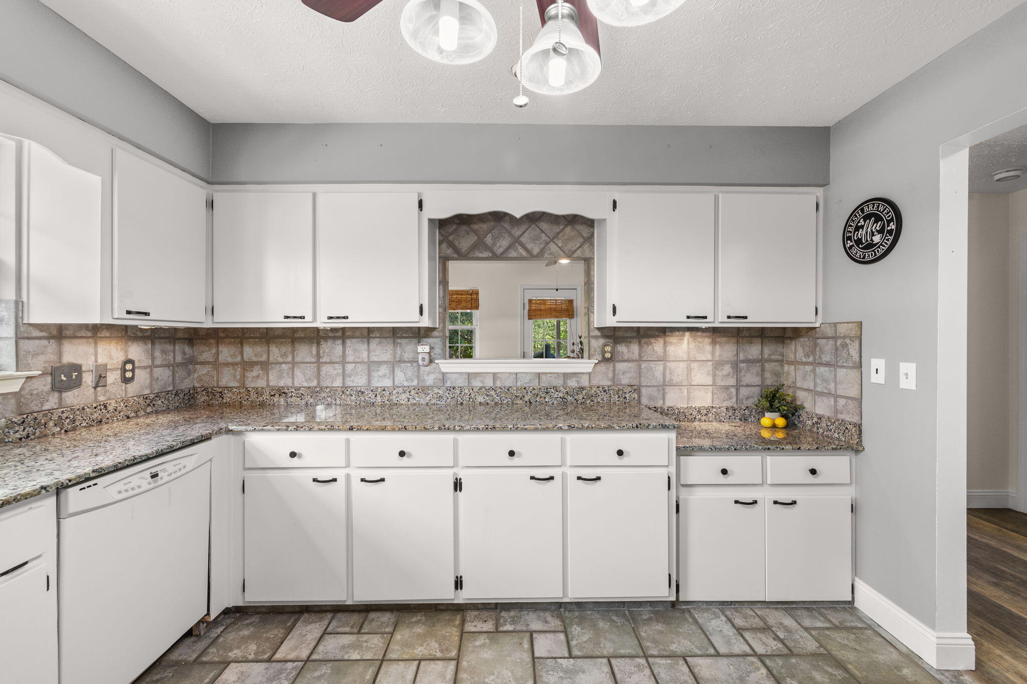 DIAMOND HEAD SEC OF LAKESIDE - Residential