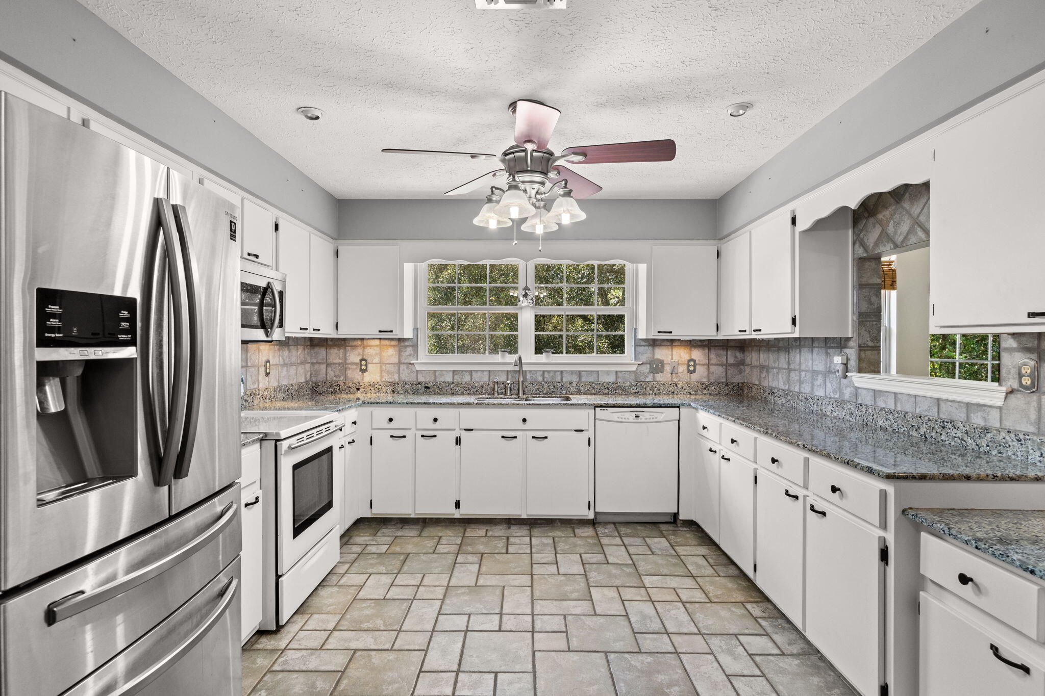 DIAMOND HEAD SEC OF LAKESIDE - Residential