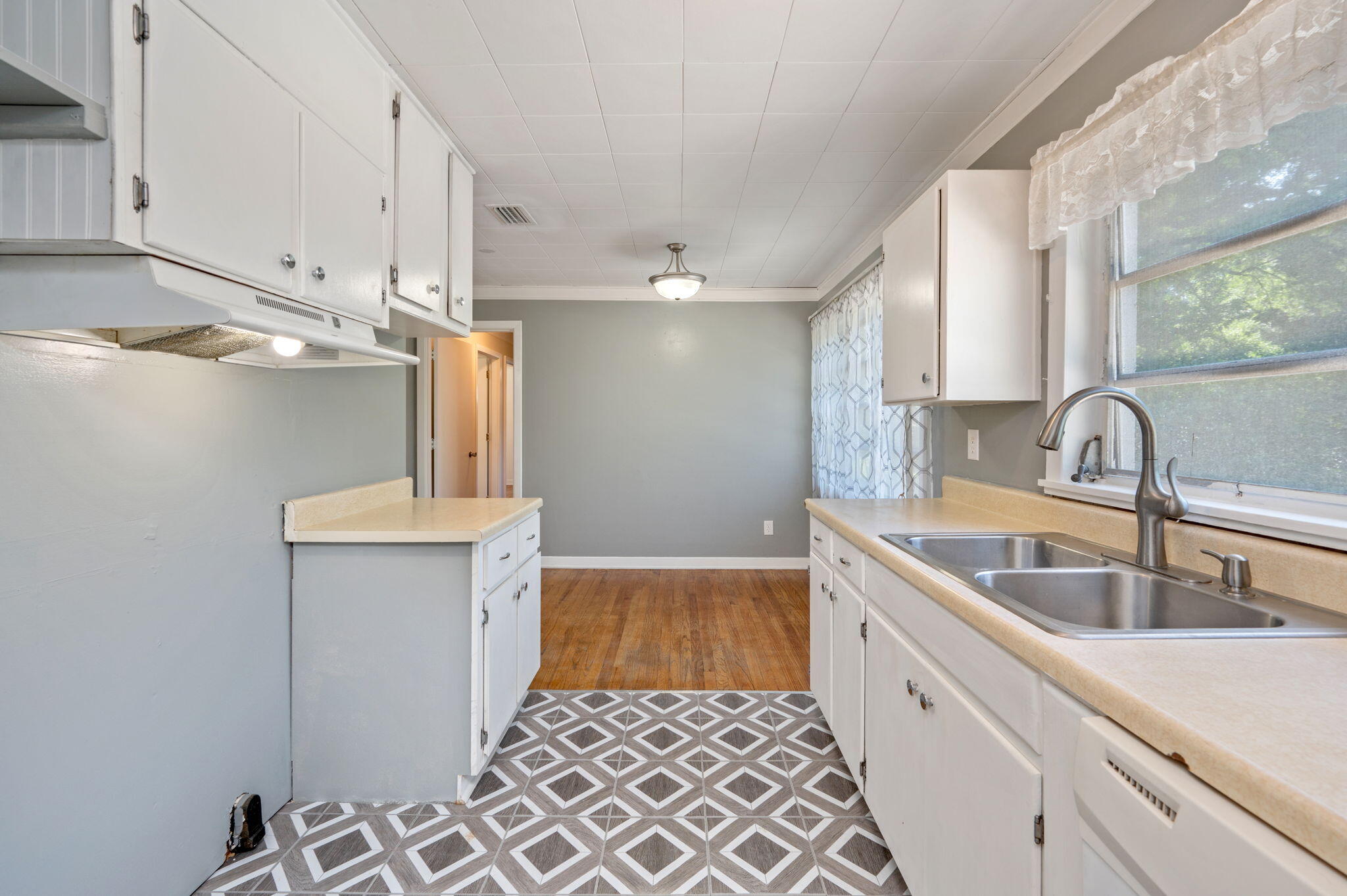 NO RECORDED PROJECT - Residential