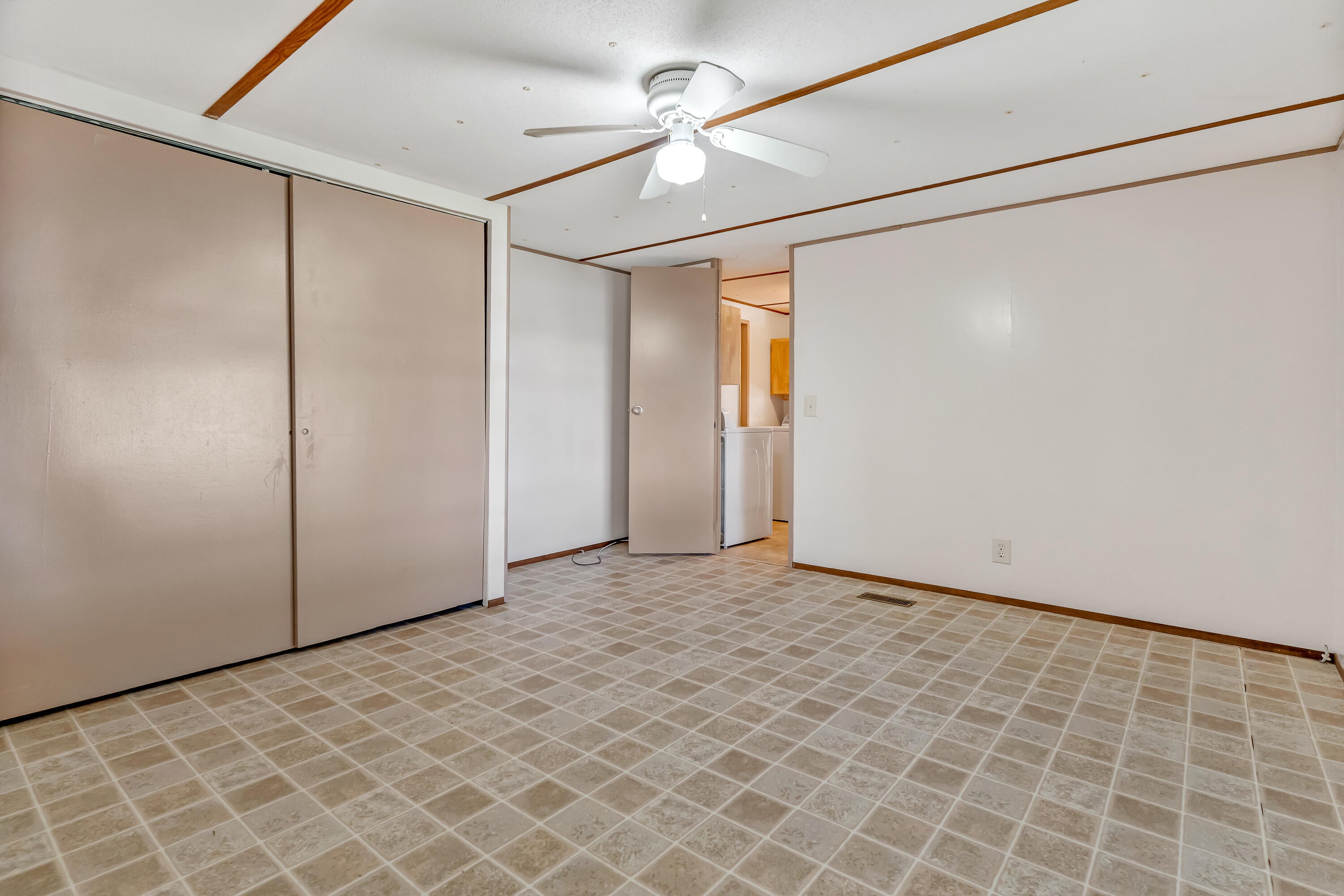 GREEN ACRES - Residential Lease