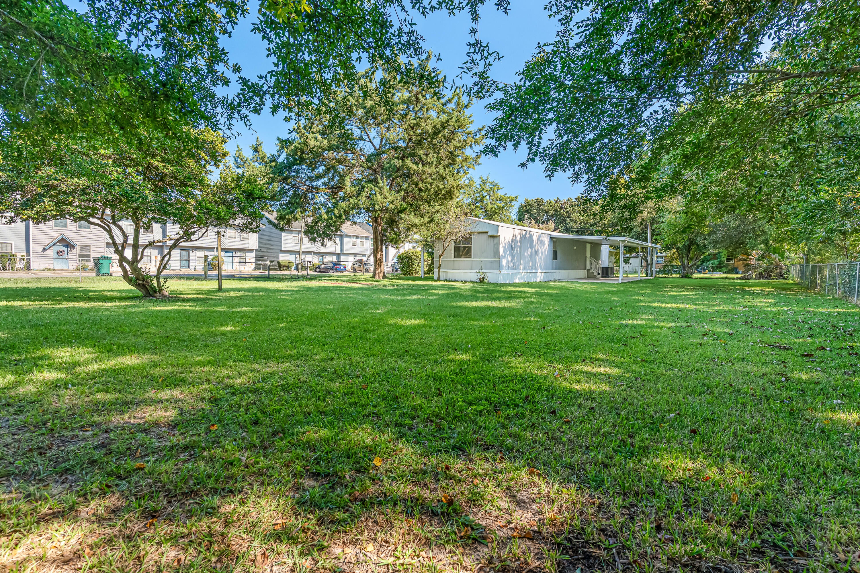 GREEN ACRES - Residential Lease