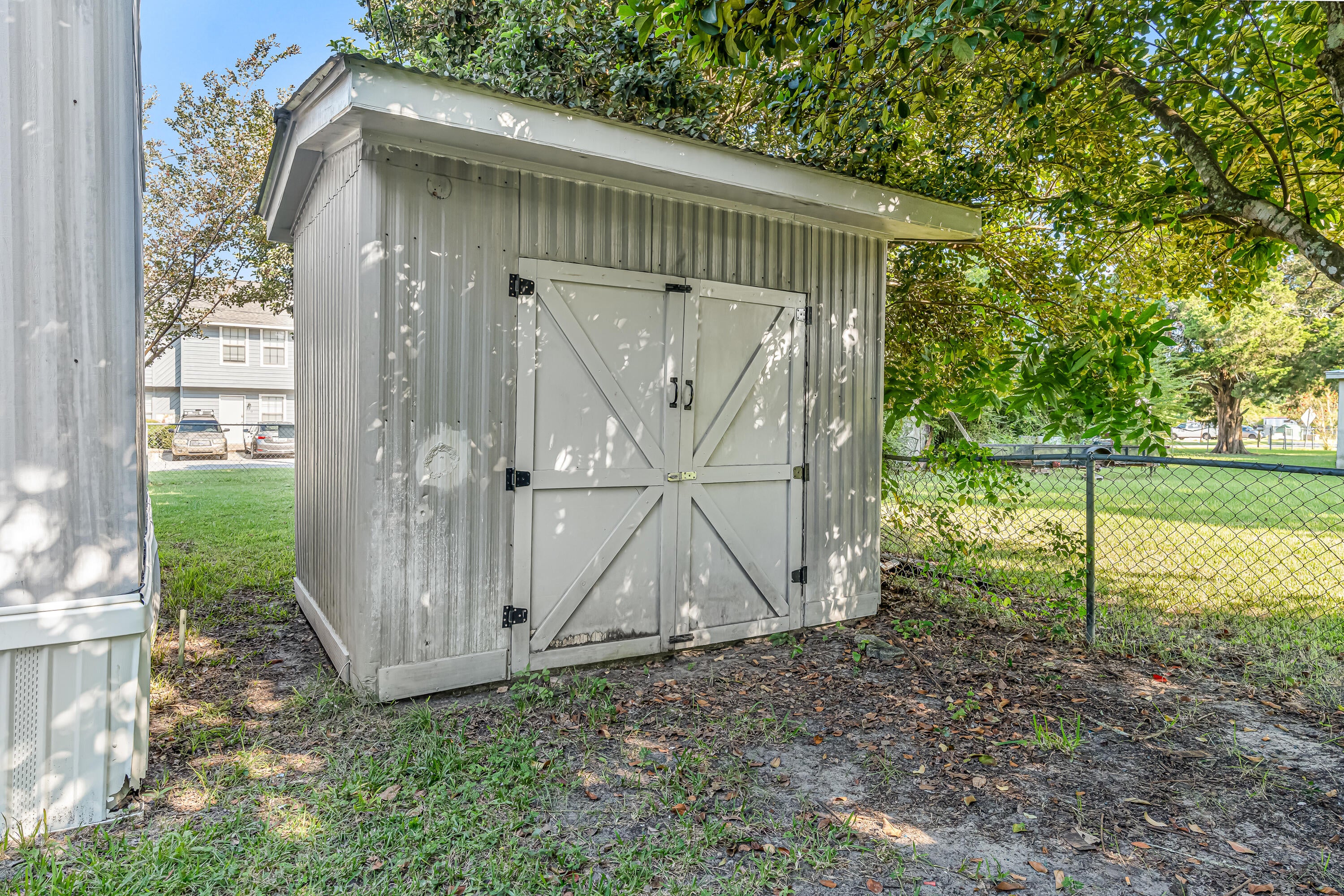 GREEN ACRES - Residential Lease