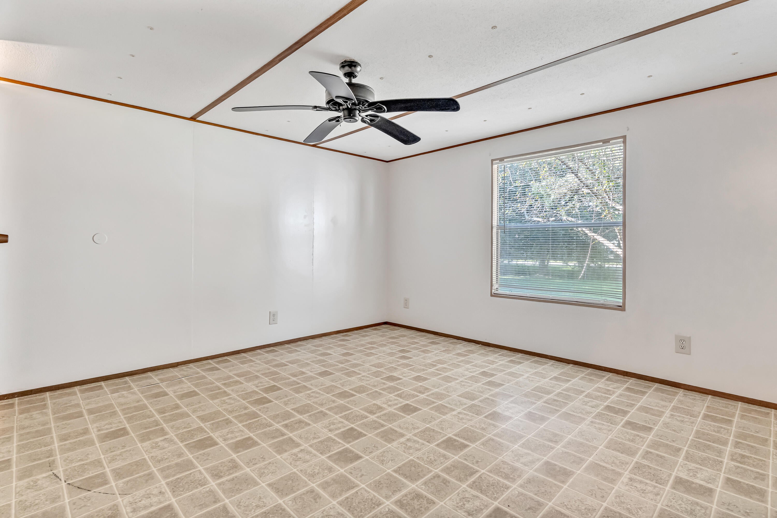 GREEN ACRES - Residential Lease