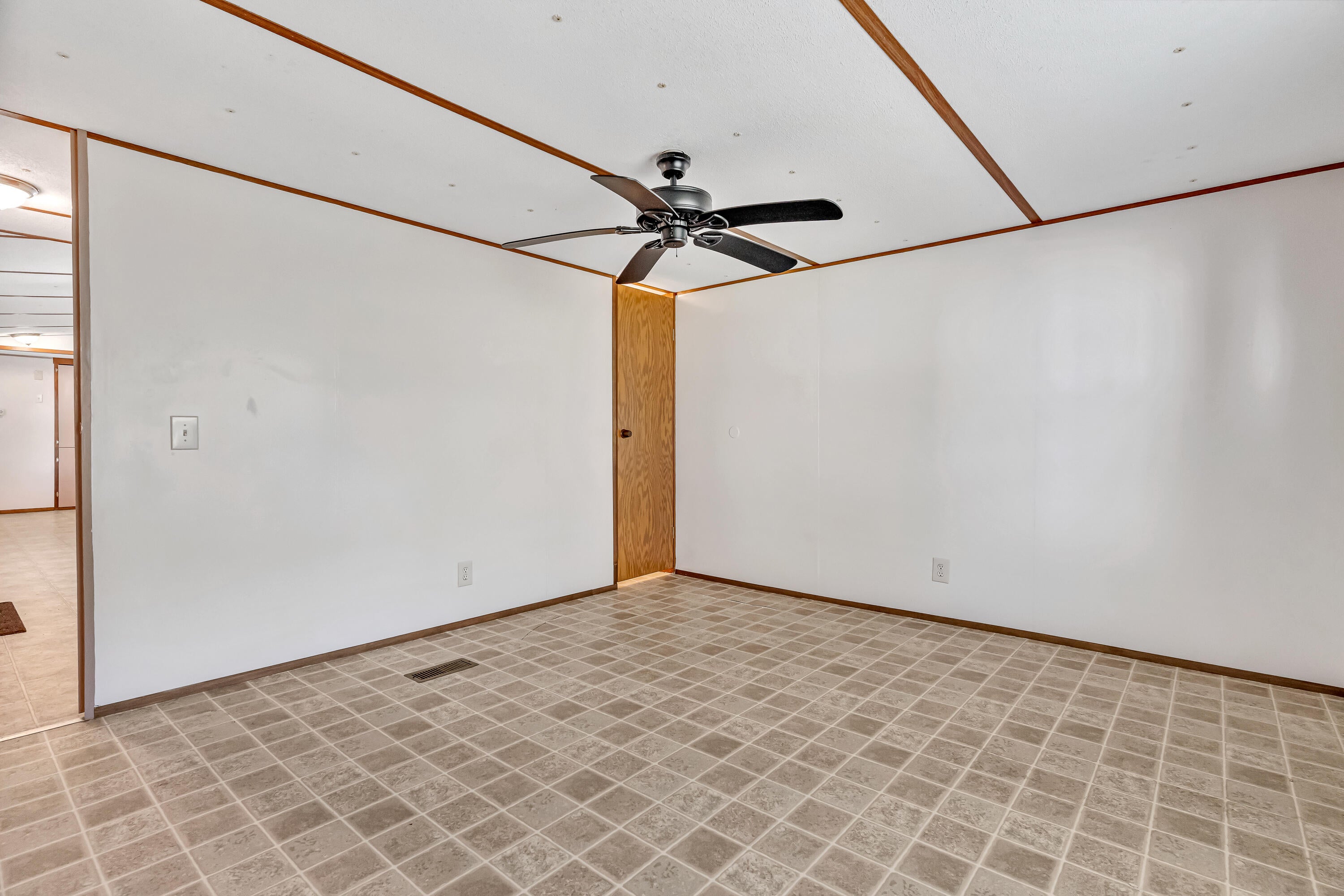 GREEN ACRES - Residential Lease