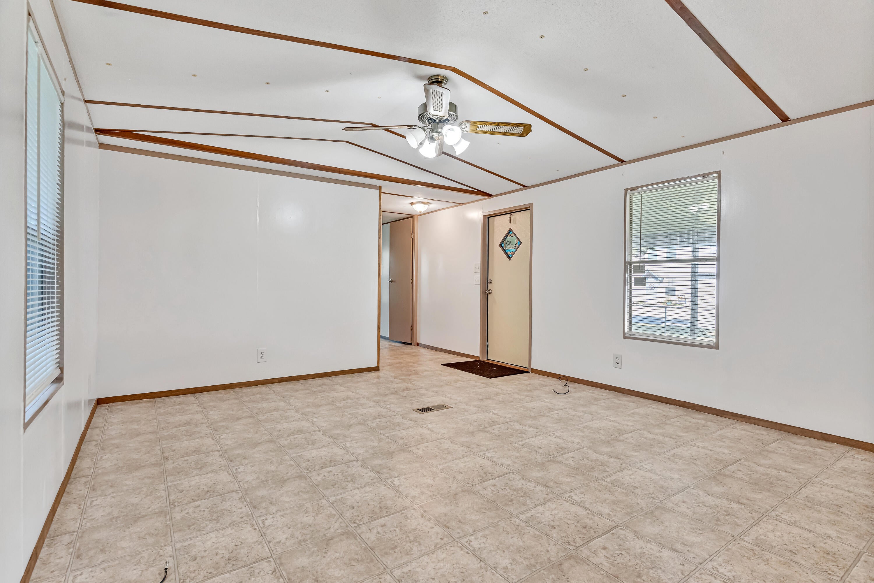 GREEN ACRES - Residential Lease