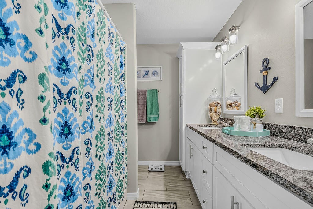 OAKWOOD LAKES ESTATES - Residential