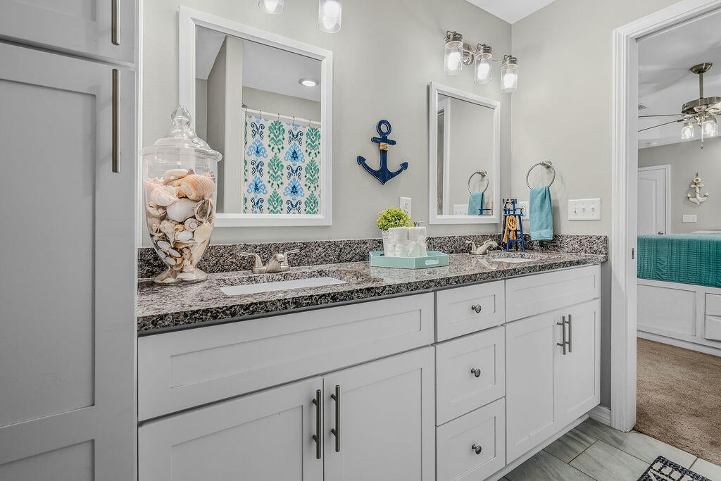 OAKWOOD LAKES ESTATES - Residential