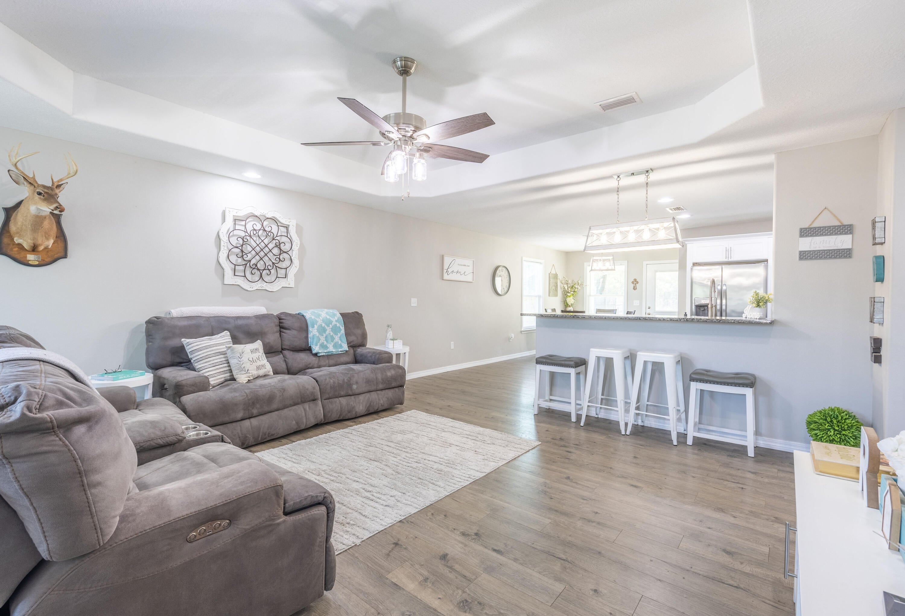 OAKWOOD LAKES ESTATES - Residential