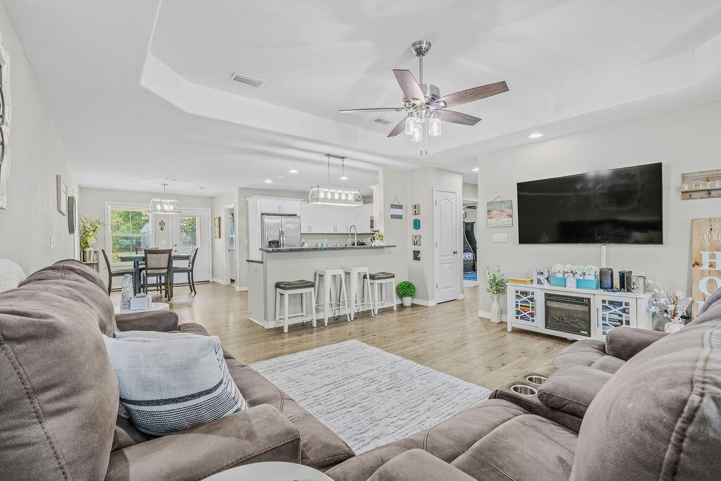 OAKWOOD LAKES ESTATES - Residential