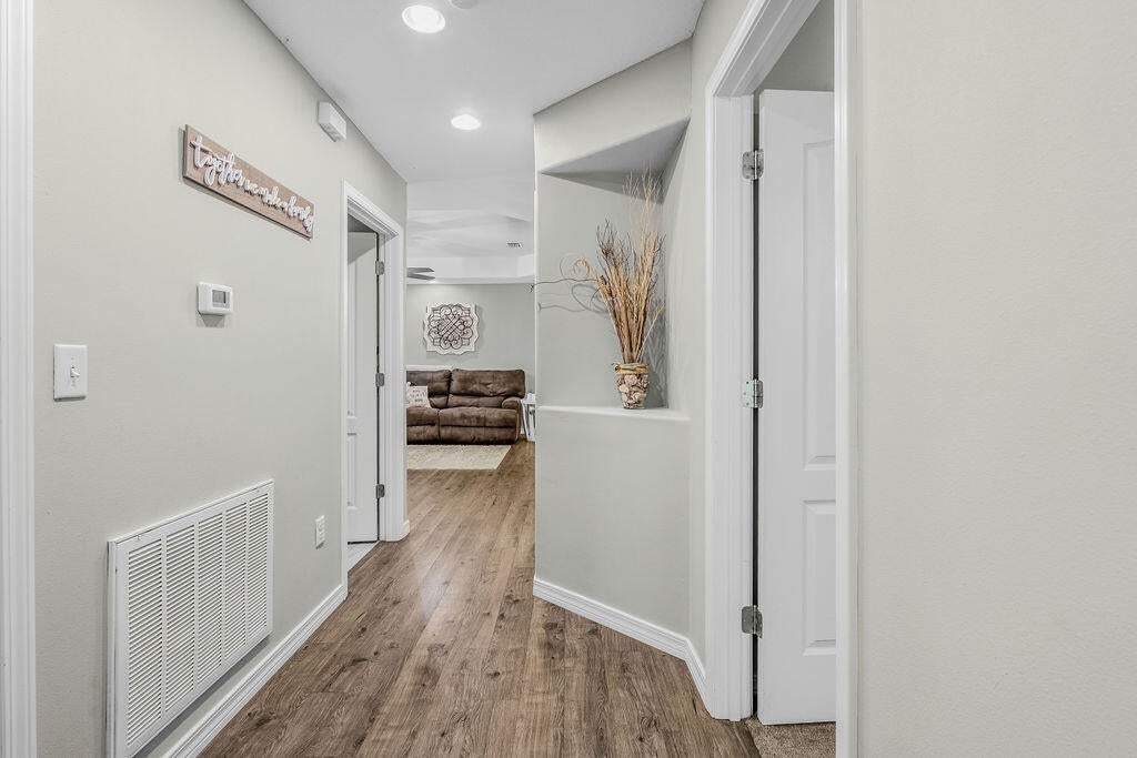 OAKWOOD LAKES ESTATES - Residential