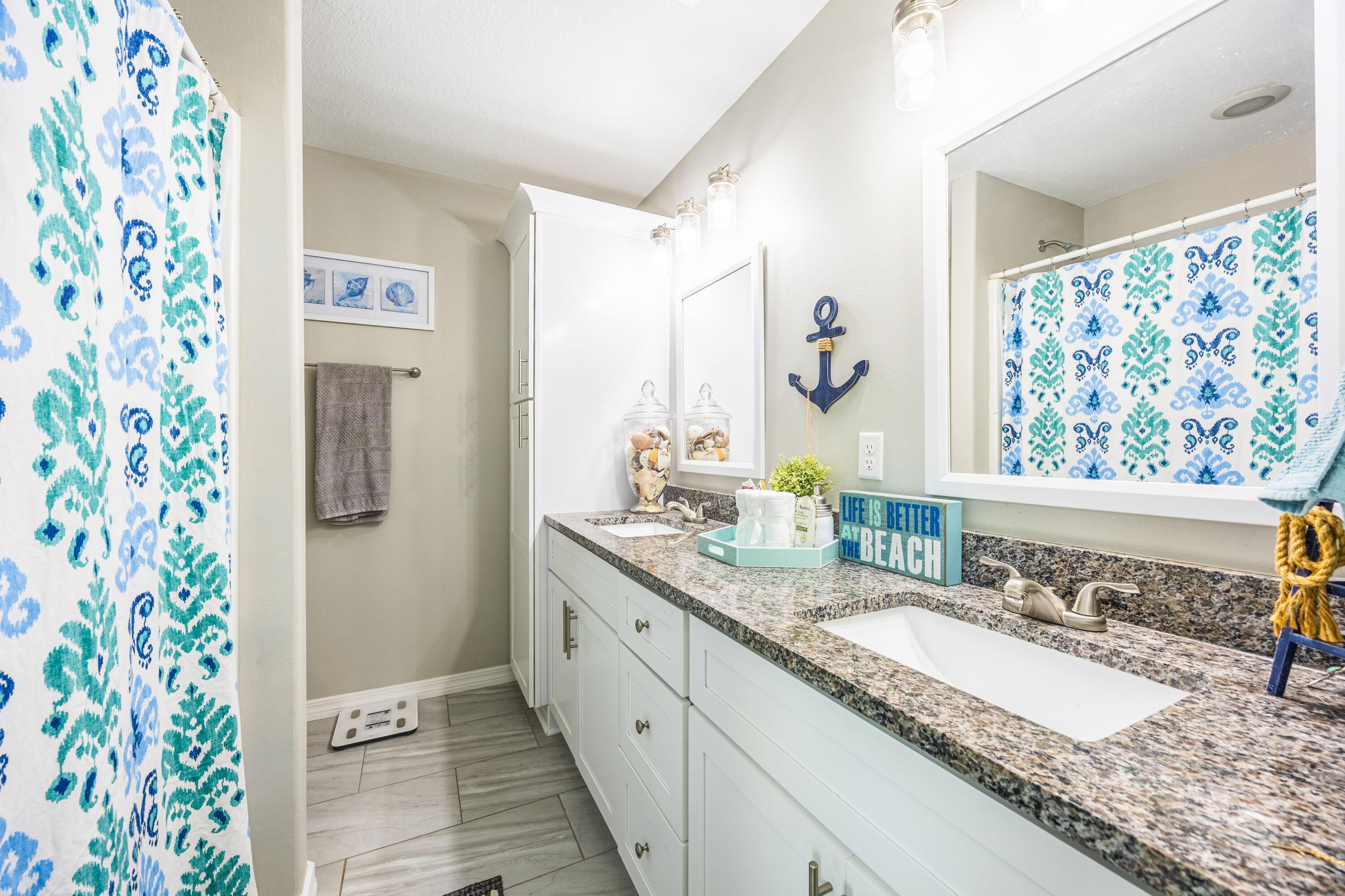 OAKWOOD LAKES ESTATES - Residential