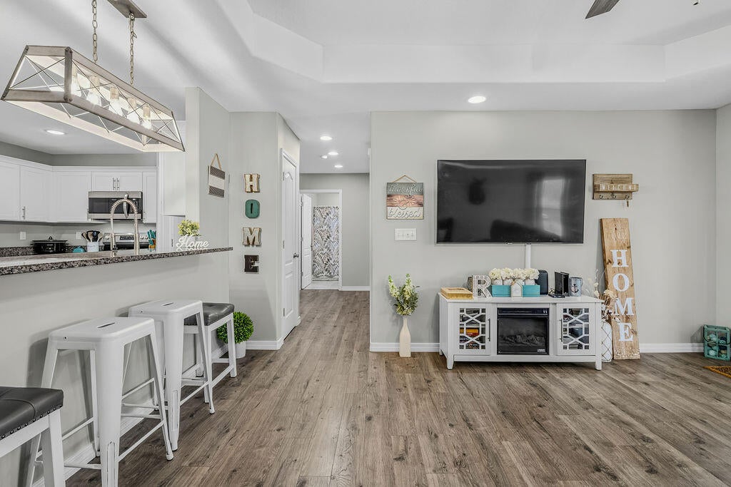 OAKWOOD LAKES ESTATES - Residential