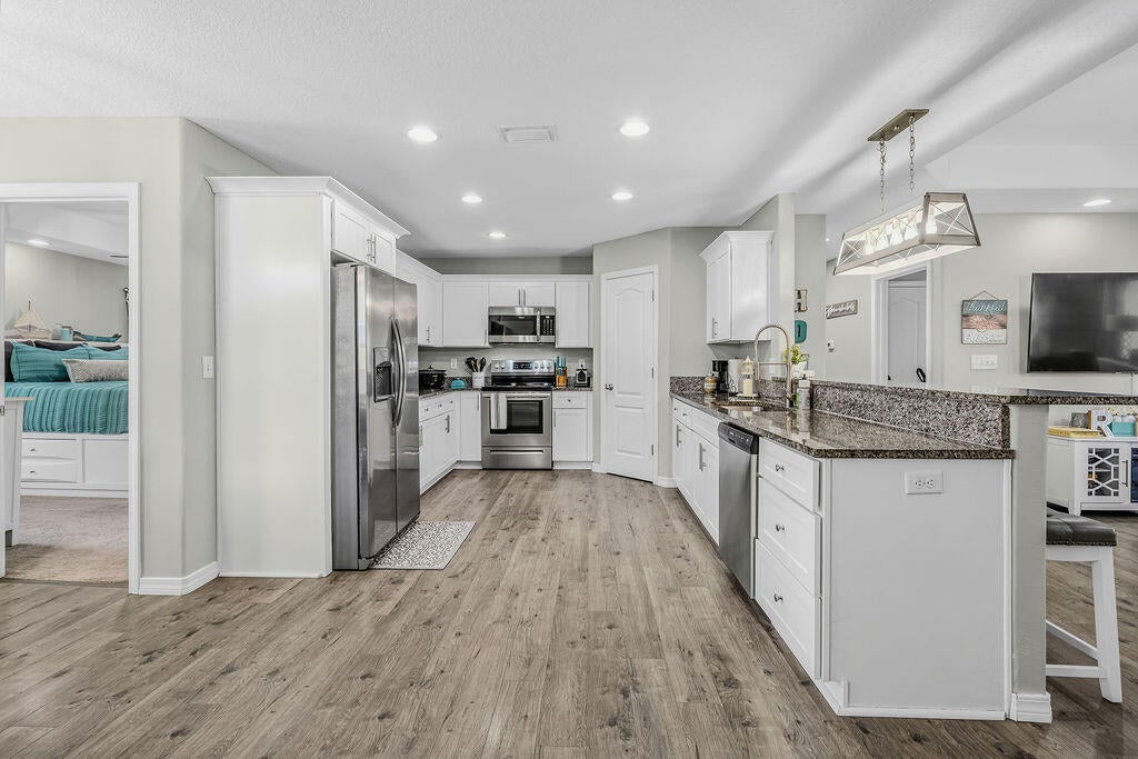 OAKWOOD LAKES ESTATES - Residential