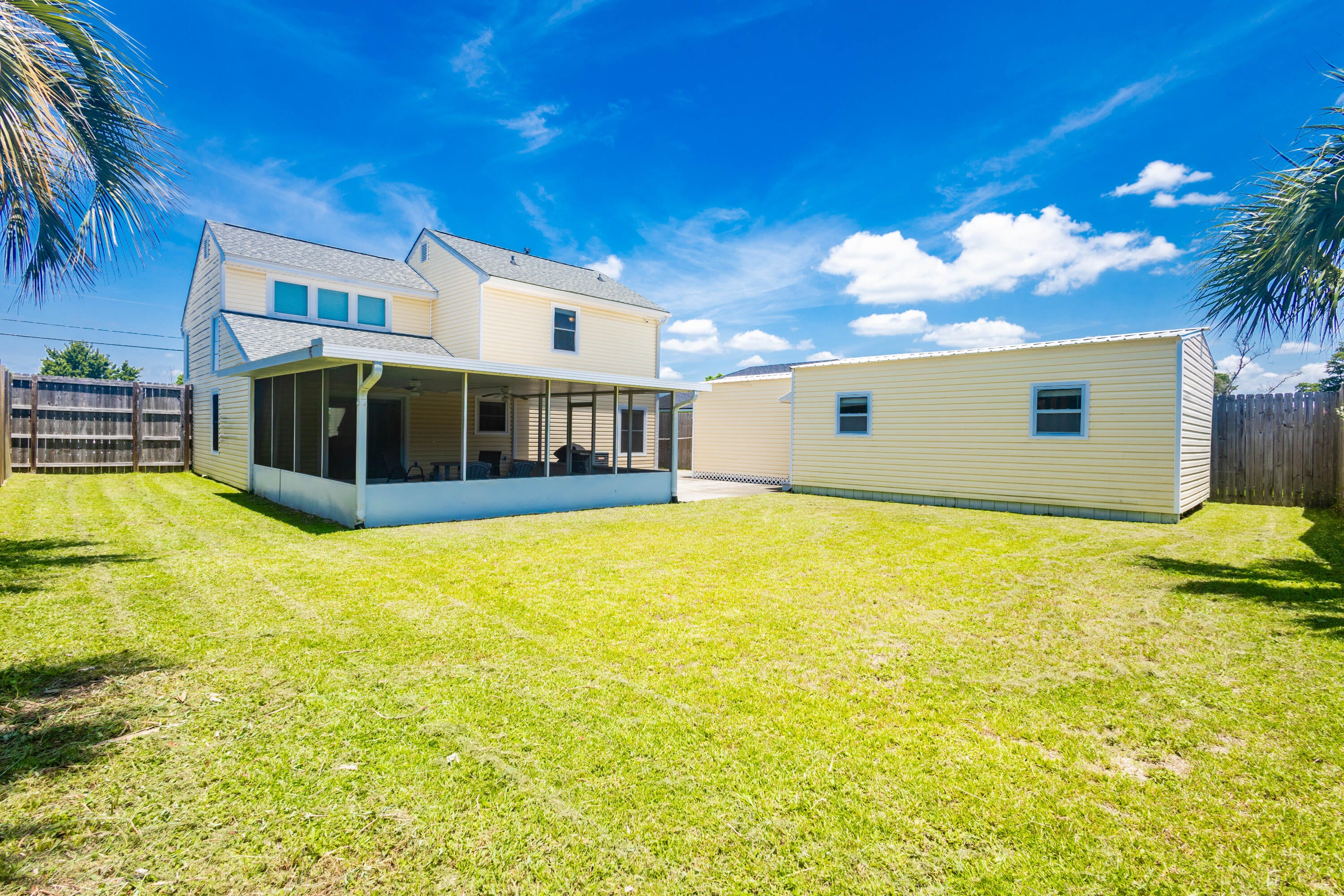 SHADOW BAY UNIT 3 - Residential