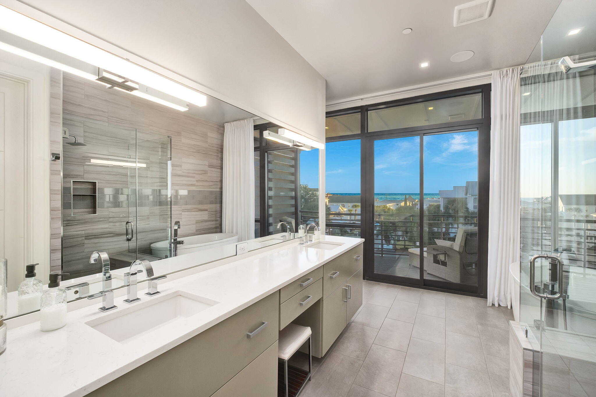 CREST DEVELOPMENT - Residential
