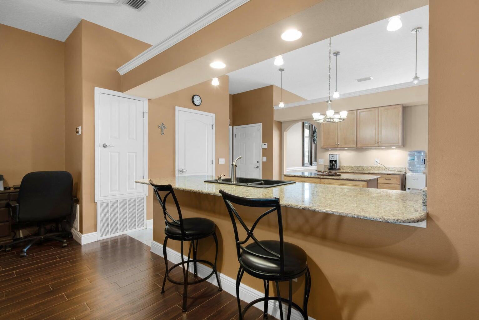 BRIDGEPORT COLONY - Residential Lease