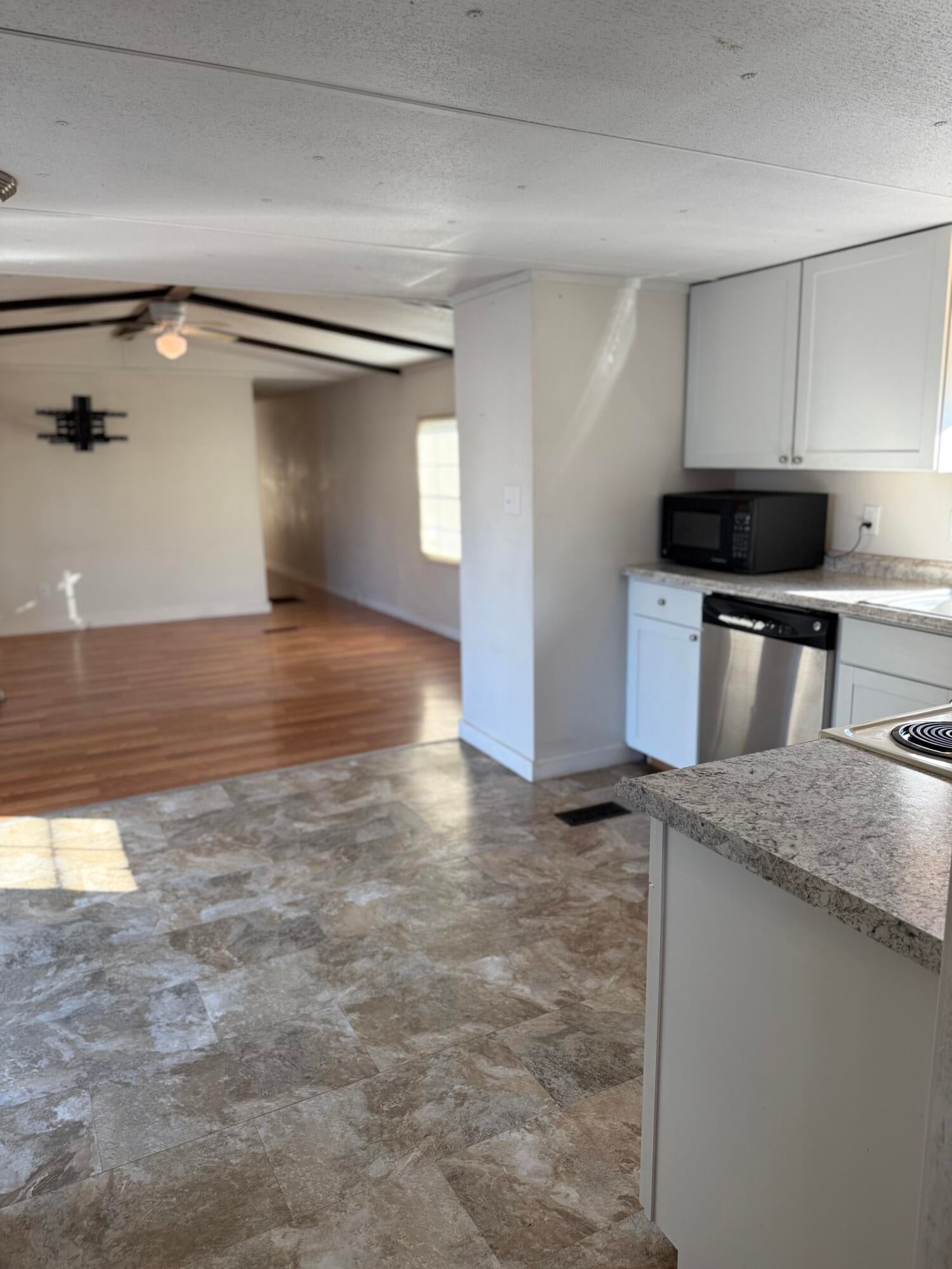 LAGUNA BEACH ESTATES - Land