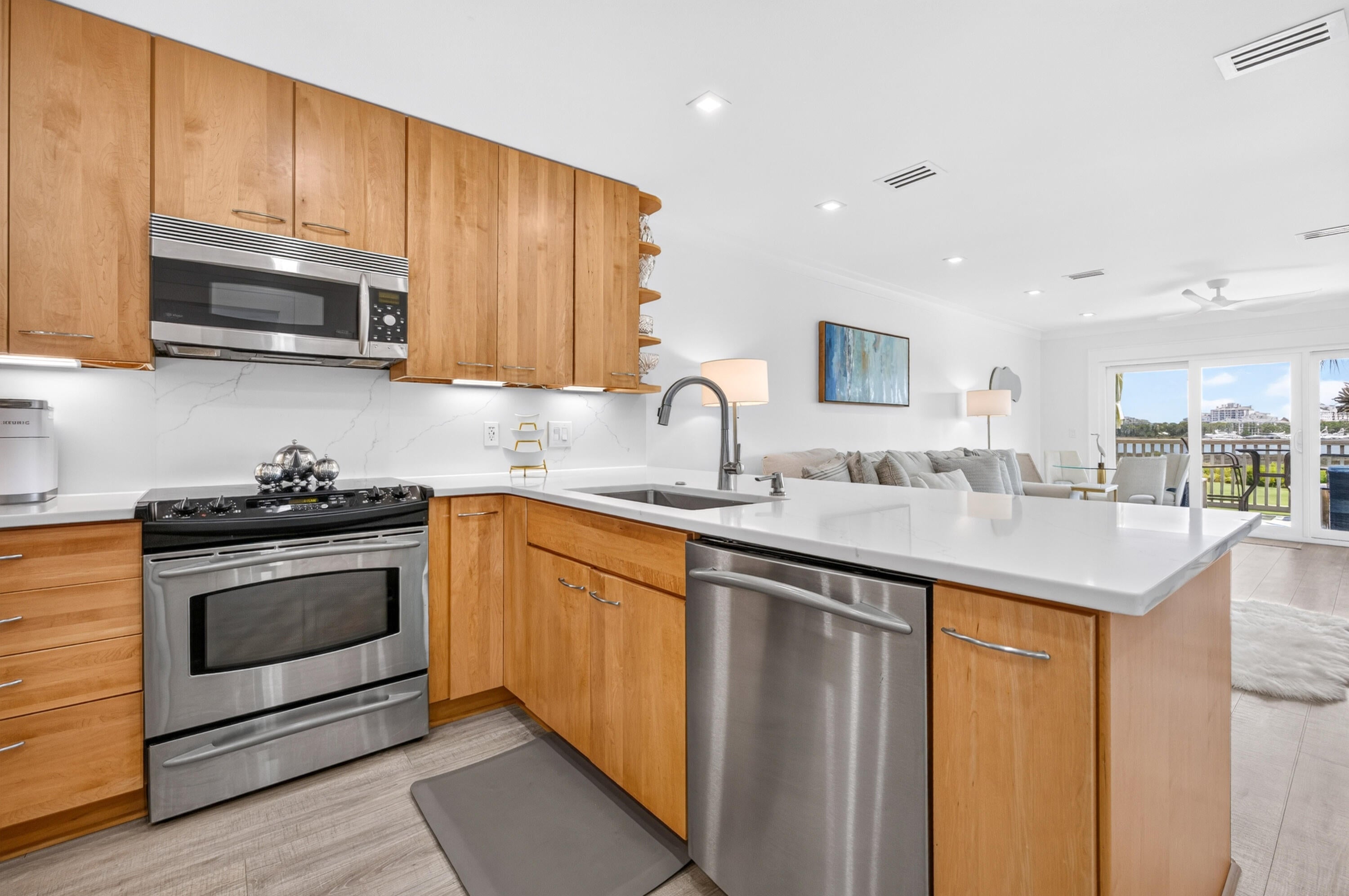 HARBOUR POINT CONDO - Residential