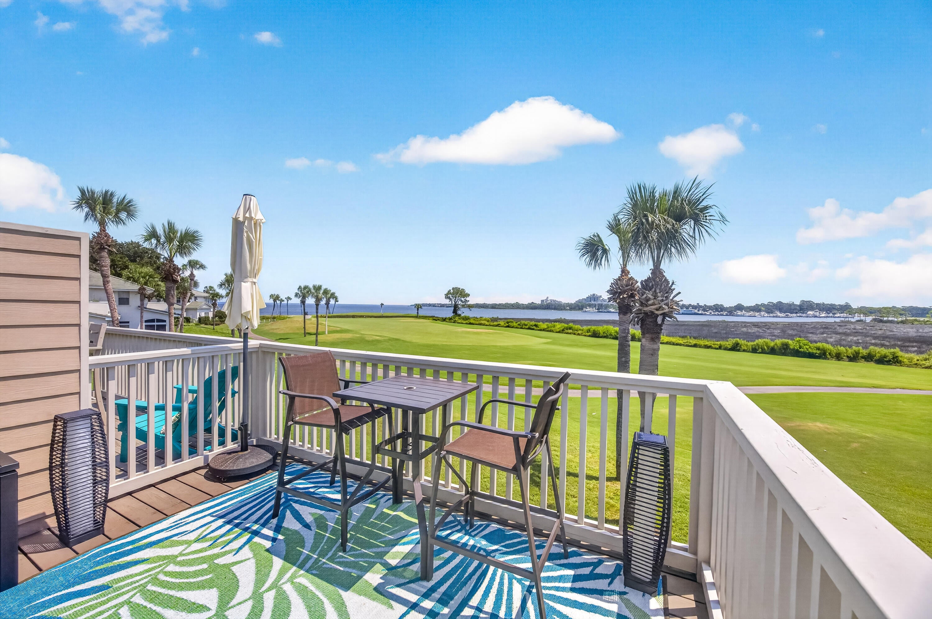 HARBOUR POINT CONDO - Residential