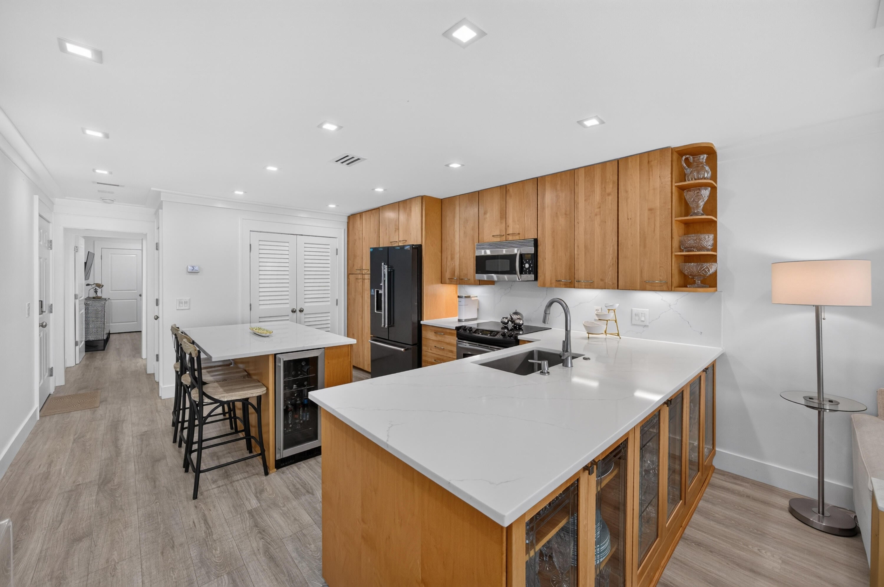 HARBOUR POINT CONDO - Residential