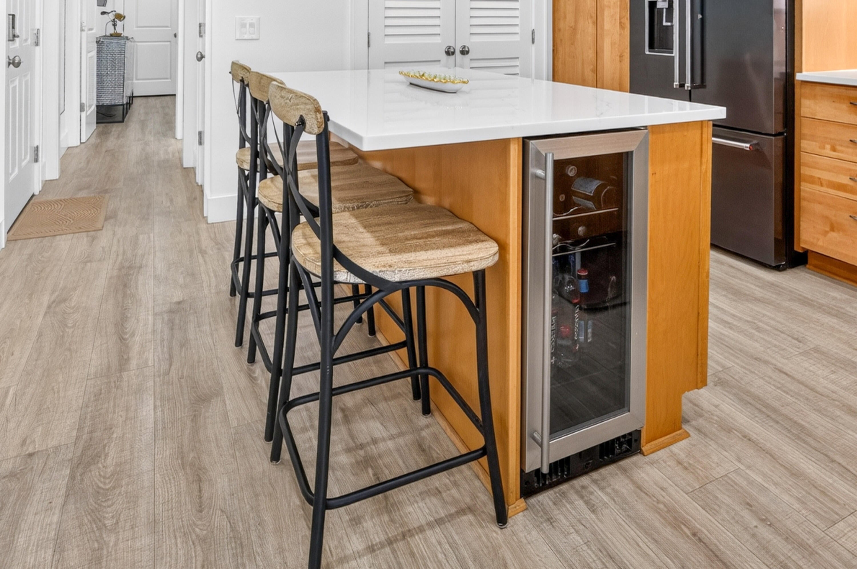HARBOUR POINT CONDO - Residential